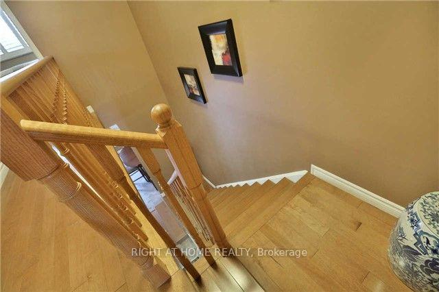 Photo 11 of 5162 Falconcrest Drive, Burlington, Uptown — HOMEH