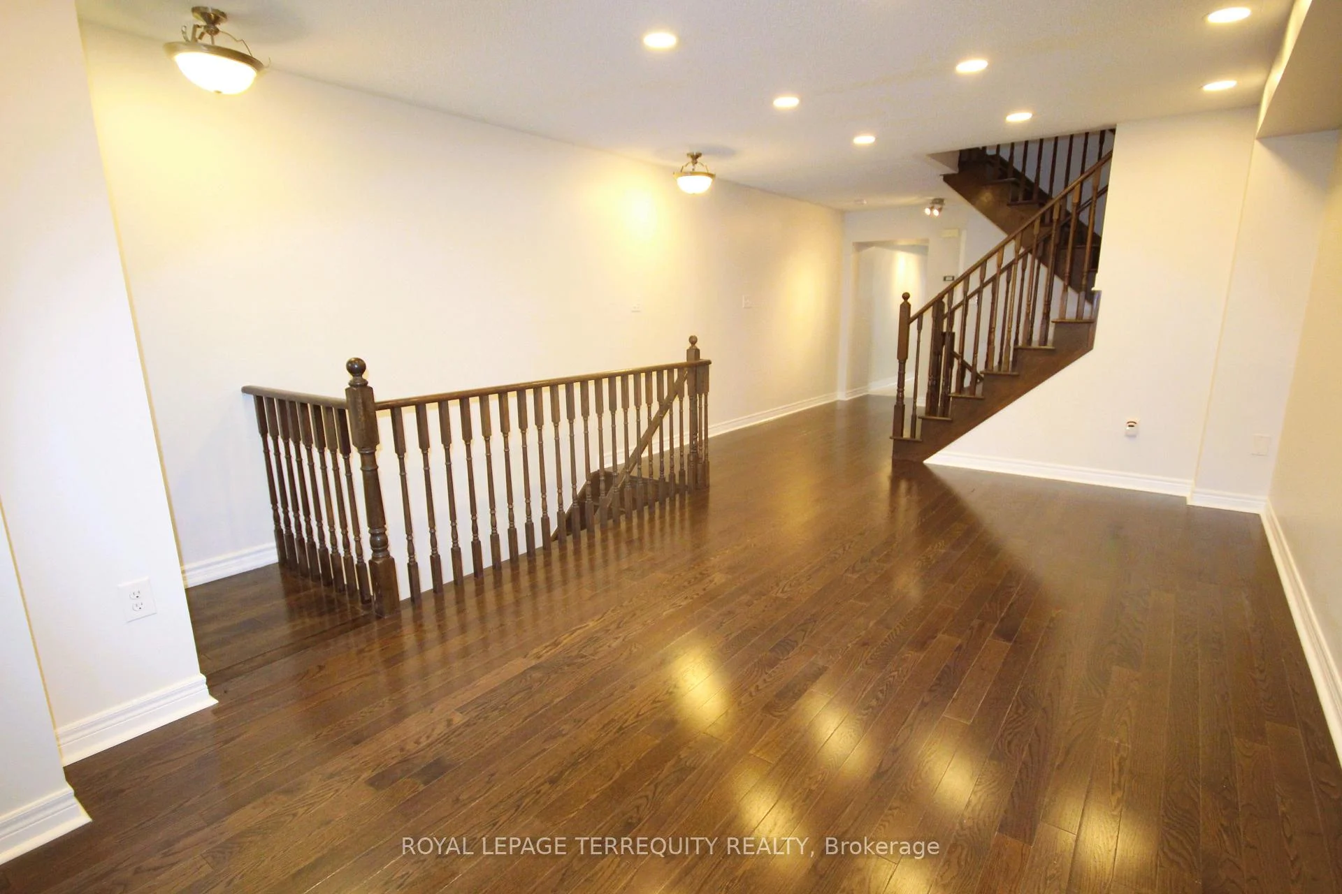 Photo 5 of Unit Upper, 19 De Jong Street, Scarborough, Dorset Park — HOMEH