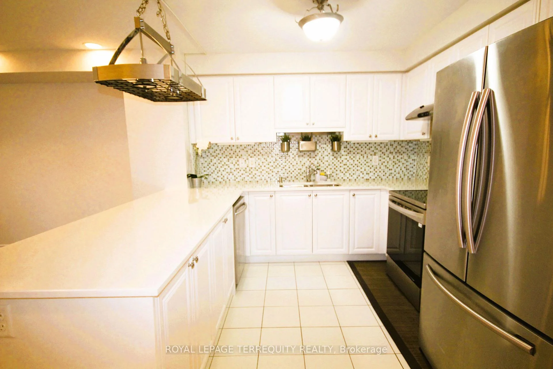 Photo 13 of Unit Upper, 19 De Jong Street, Scarborough, Dorset Park — HOMEH
