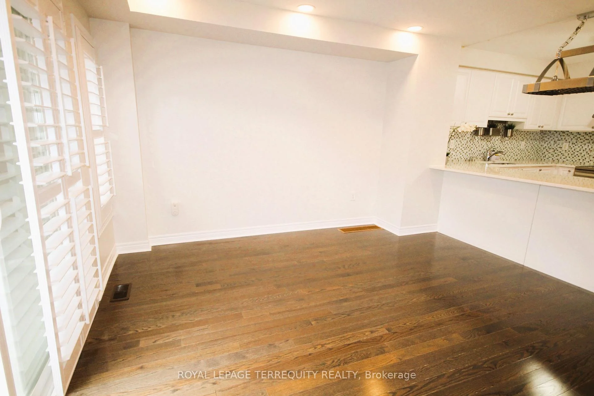 Photo 25 of Unit Upper, 19 De Jong Street, Scarborough, Dorset Park — HOMEH