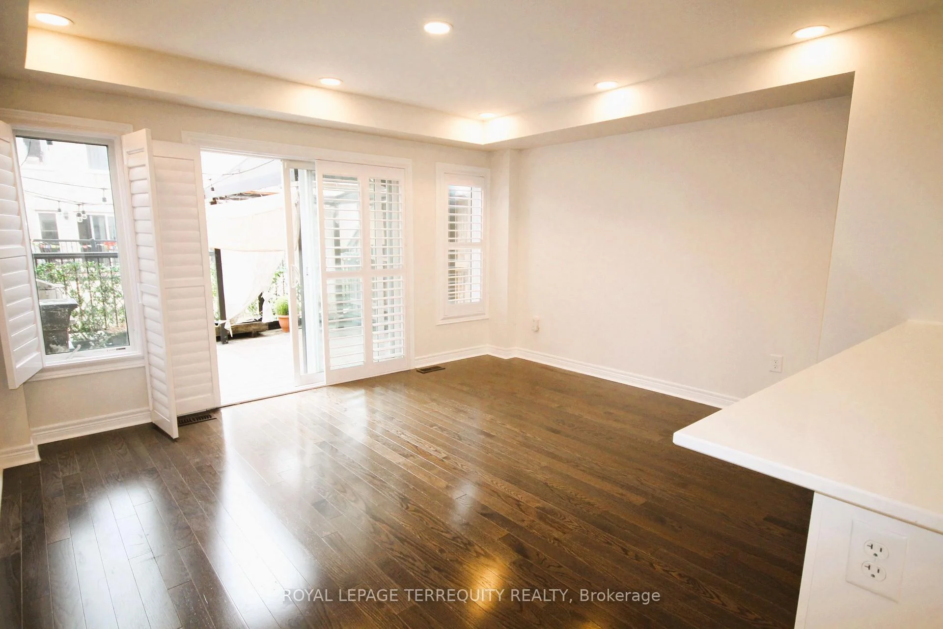 Photo 31 of Unit Upper, 19 De Jong Street, Scarborough, Dorset Park — HOMEH