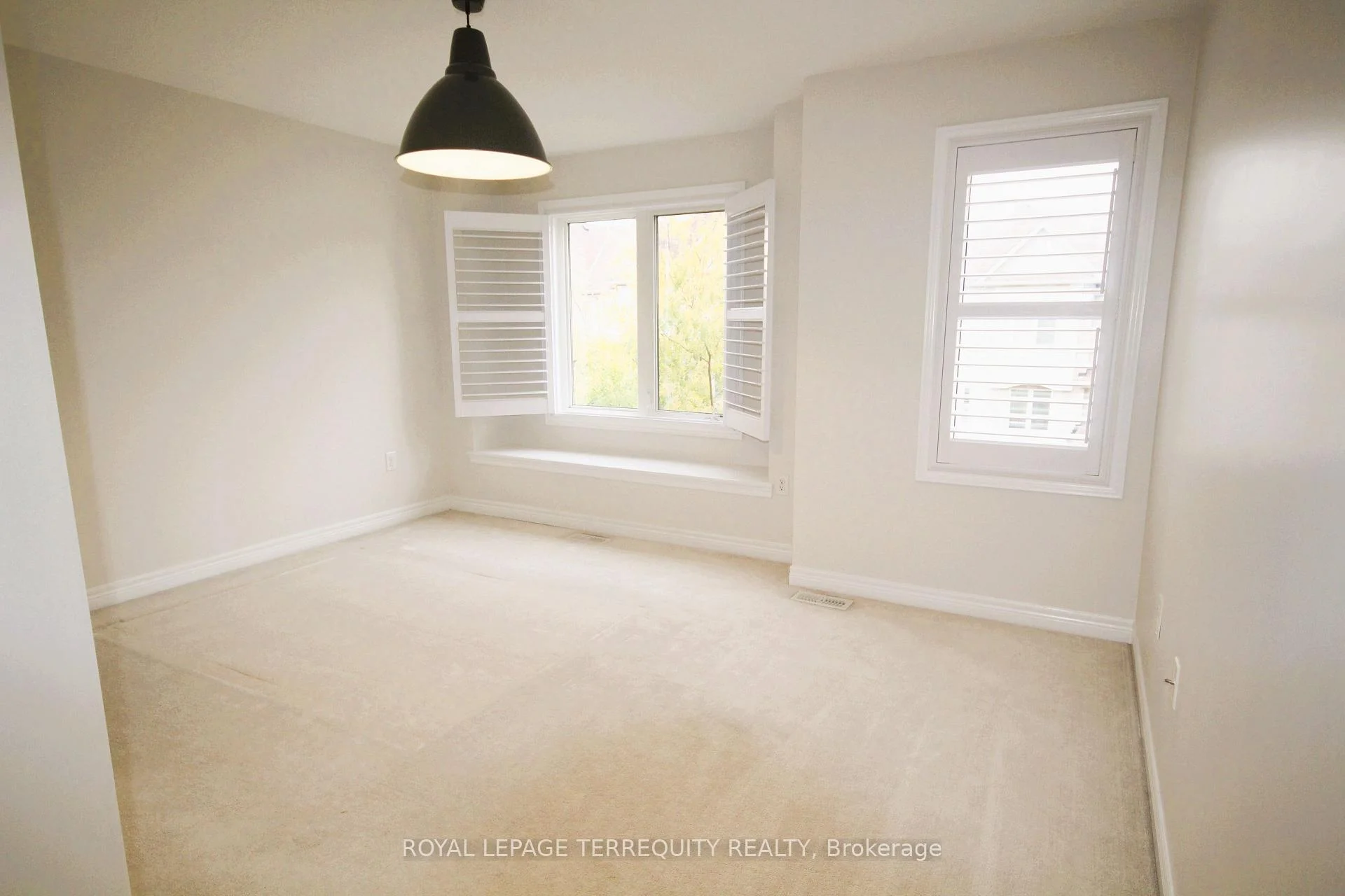 Photo 42 of Unit Upper, 19 De Jong Street, Scarborough, Dorset Park — HOMEH