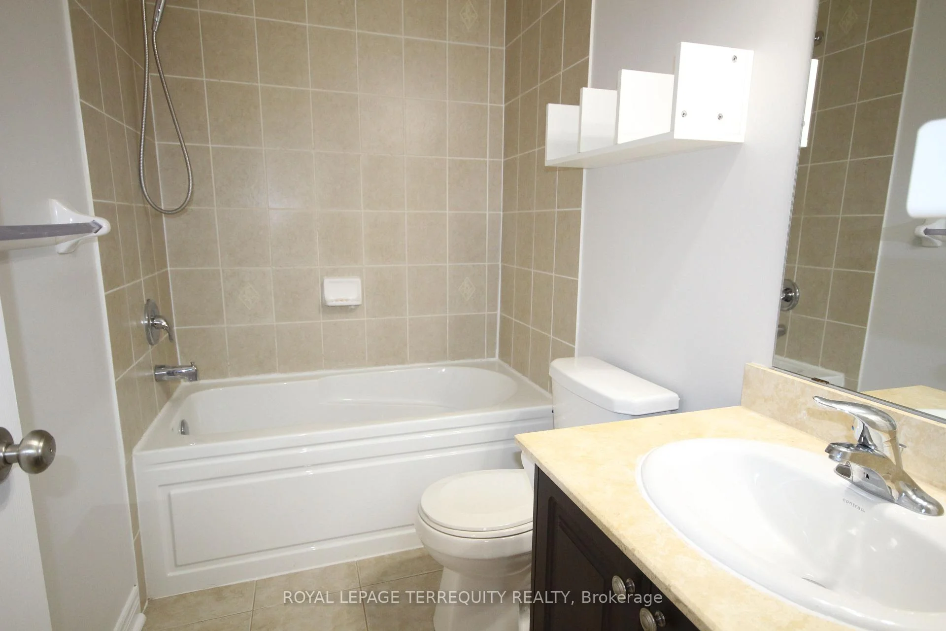 Photo 44 of Unit Upper, 19 De Jong Street, Scarborough, Dorset Park — HOMEH