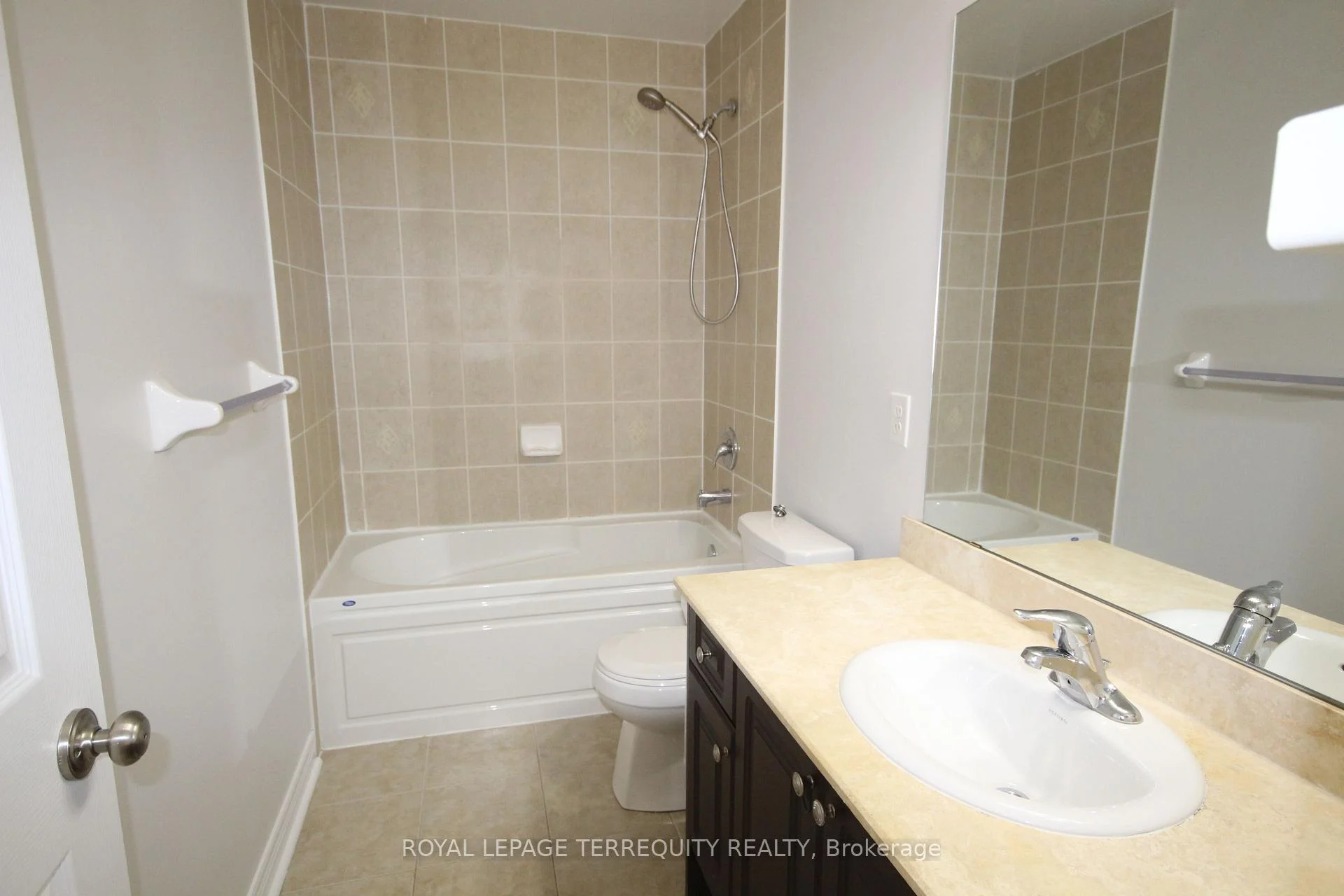 Photo 51 of Unit Upper, 19 De Jong Street, Scarborough, Dorset Park — HOMEH