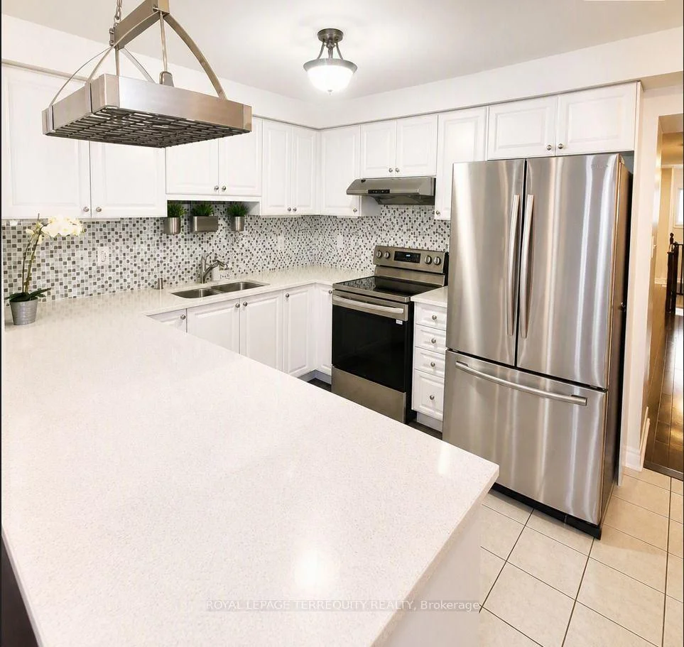 Photo 16 of Unit Upper, 19 De Jong Street, Scarborough, Dorset Park — HOMEH