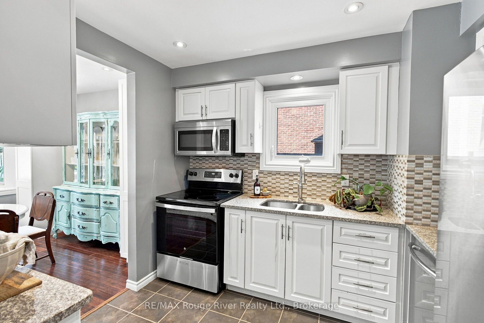 Photo 4 of 49 Fisher Crescent, Ajax, Central West — HOMEH