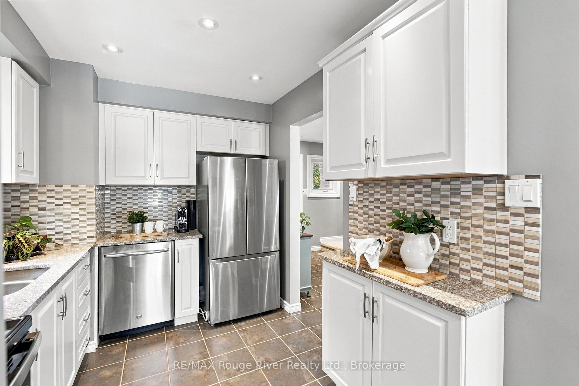 Photo 6 of 49 Fisher Crescent, Ajax, Central West — HOMEH