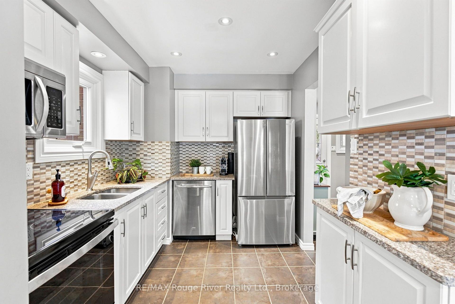 Photo 7 of 49 Fisher Crescent, Ajax, Central West — HOMEH