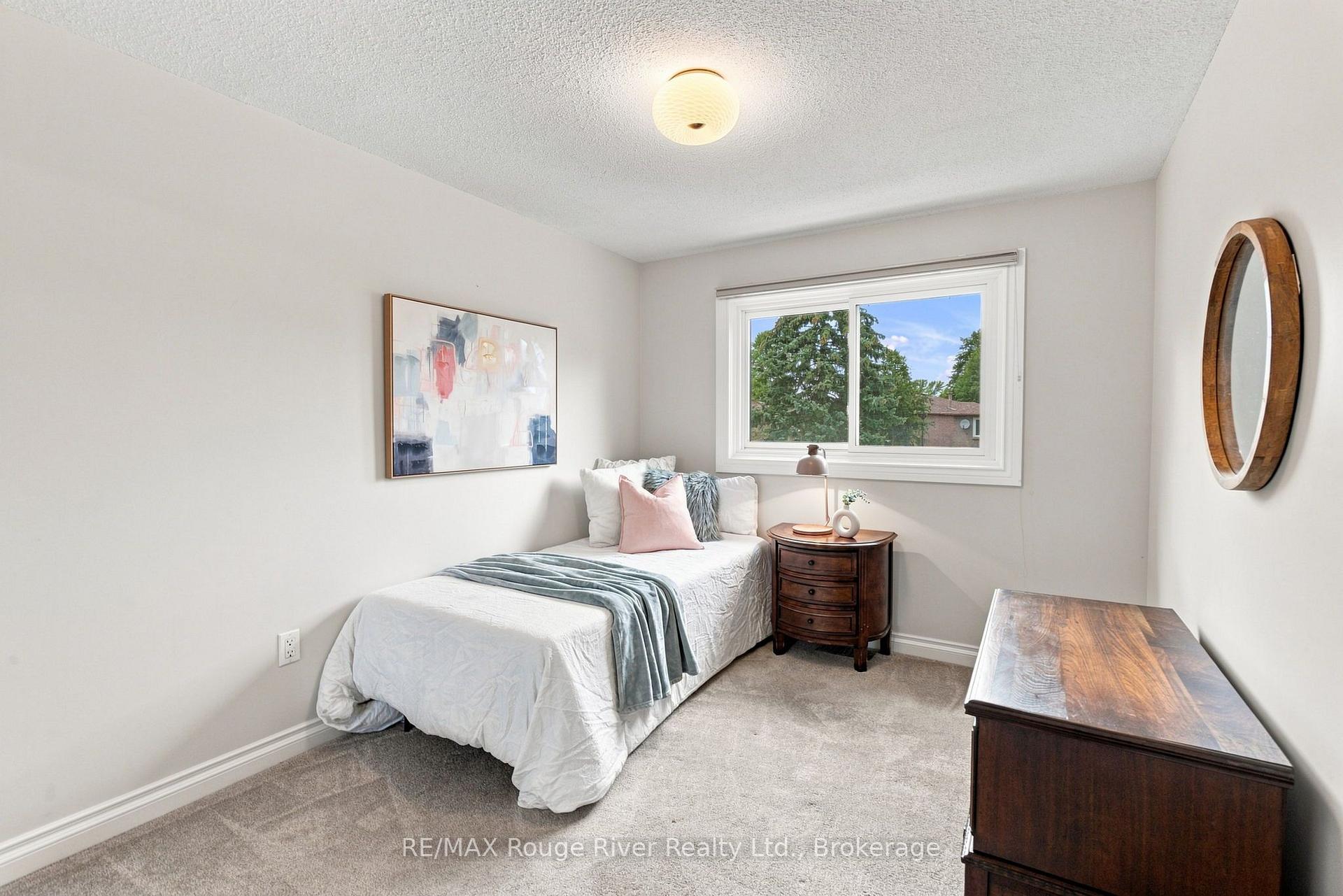Photo 20 of 49 Fisher Crescent, Ajax, Central West — HOMEH