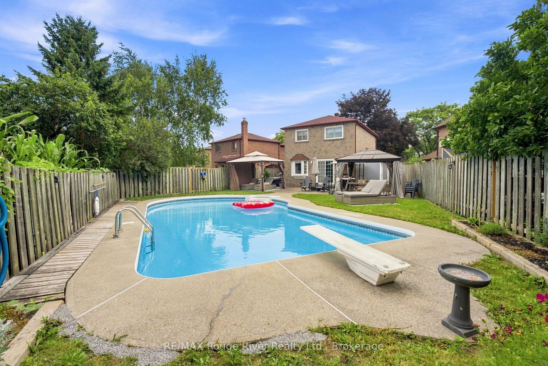 Photo 35 of 49 Fisher Crescent, Ajax, Central West — HOMEH
