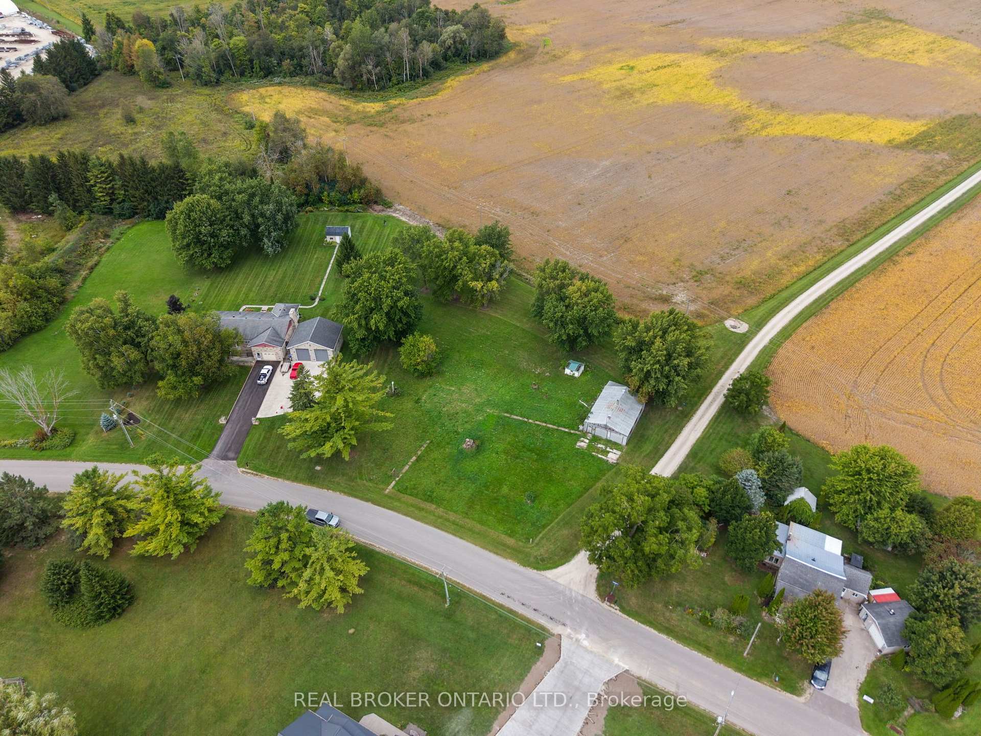 Photo 11 of 742 Josephine Street N, North Huron, Wingham — HOMEH