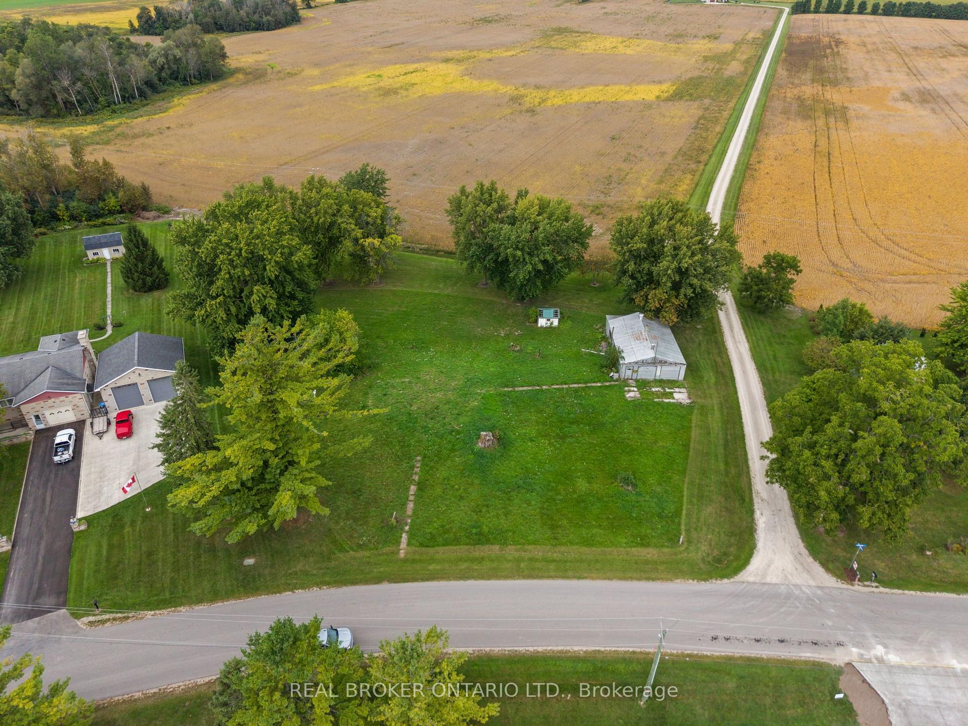 Photo 16 of 742 Josephine Street N, North Huron, Wingham — HOMEH