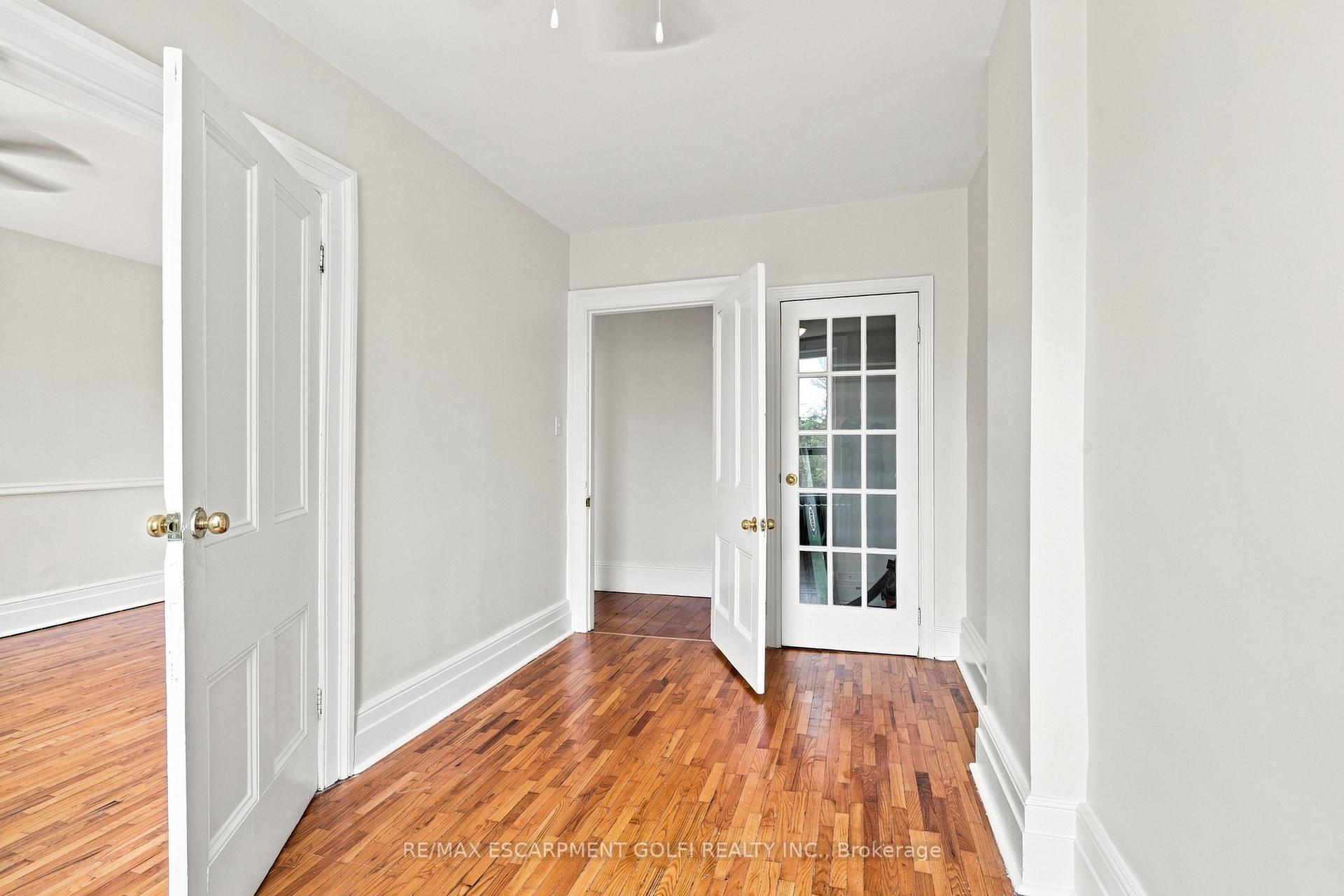 Photo 8 of 256 Bay Street N, Hamilton, Strathcona — HOMEH
