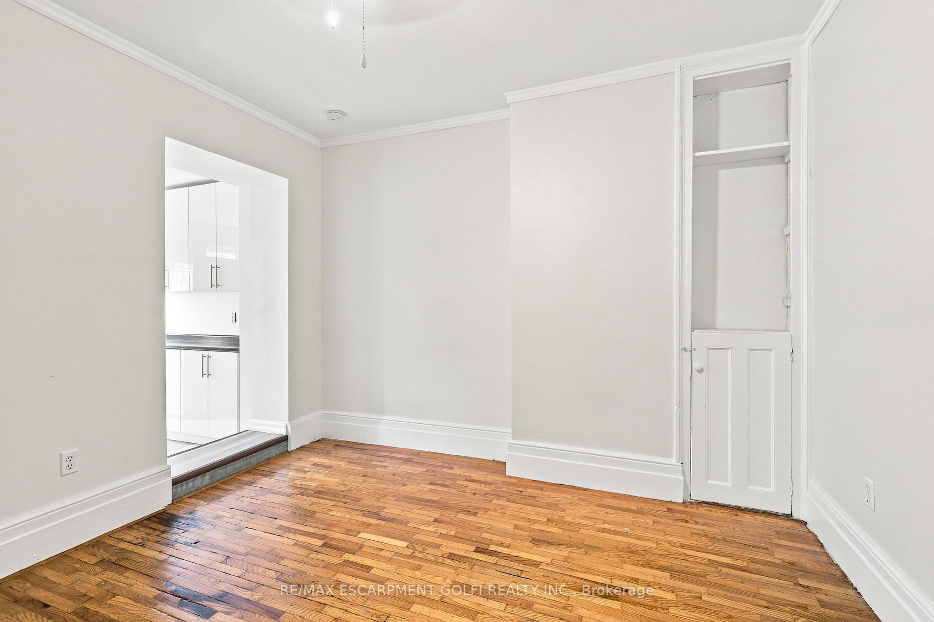 Photo 10 of 256 Bay Street N, Hamilton, Strathcona — HOMEH