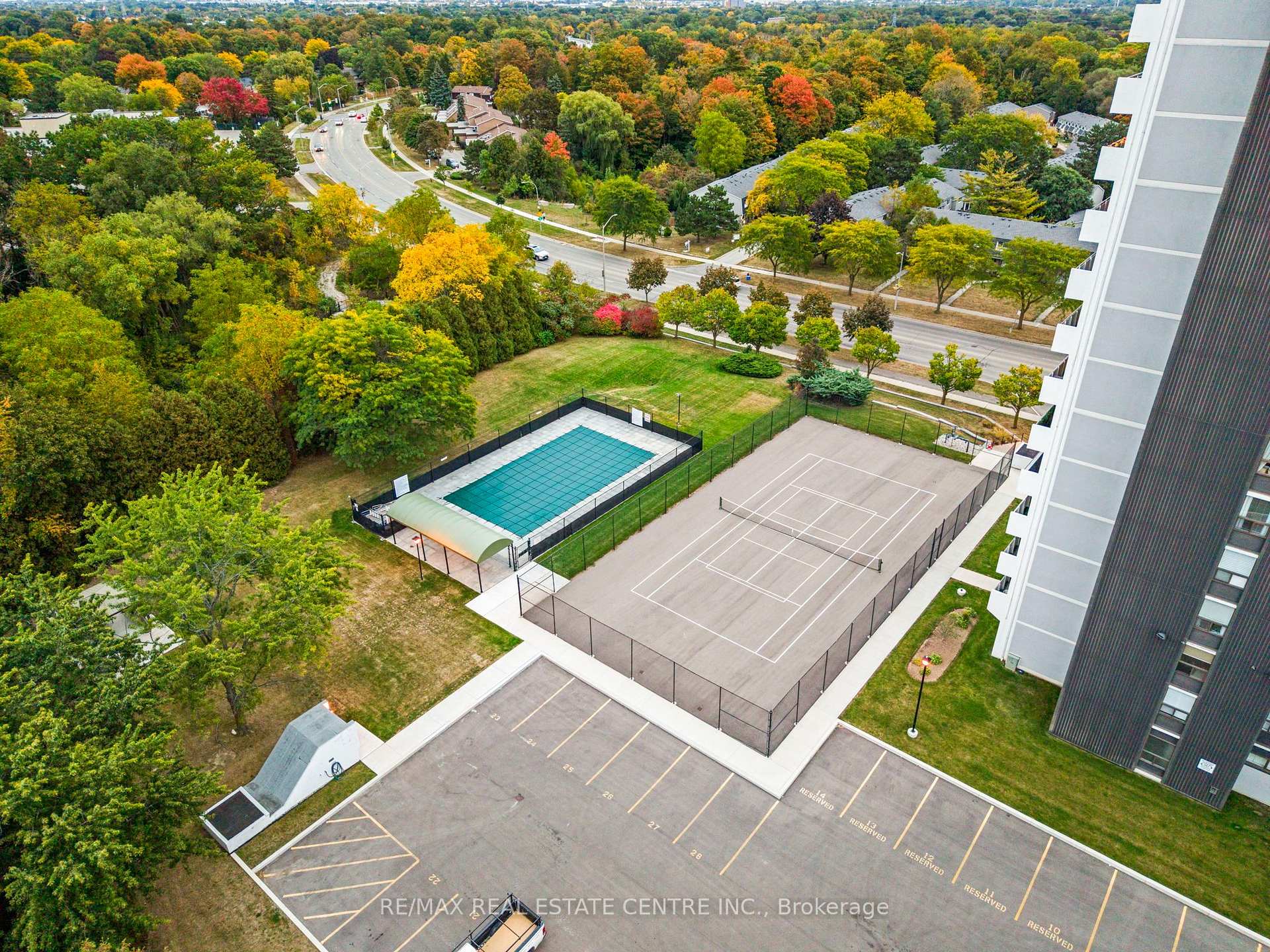 Photo 78 of Unit 602, 2055 Upper Middle Road, Burlington, Brant Hills — HOMEH