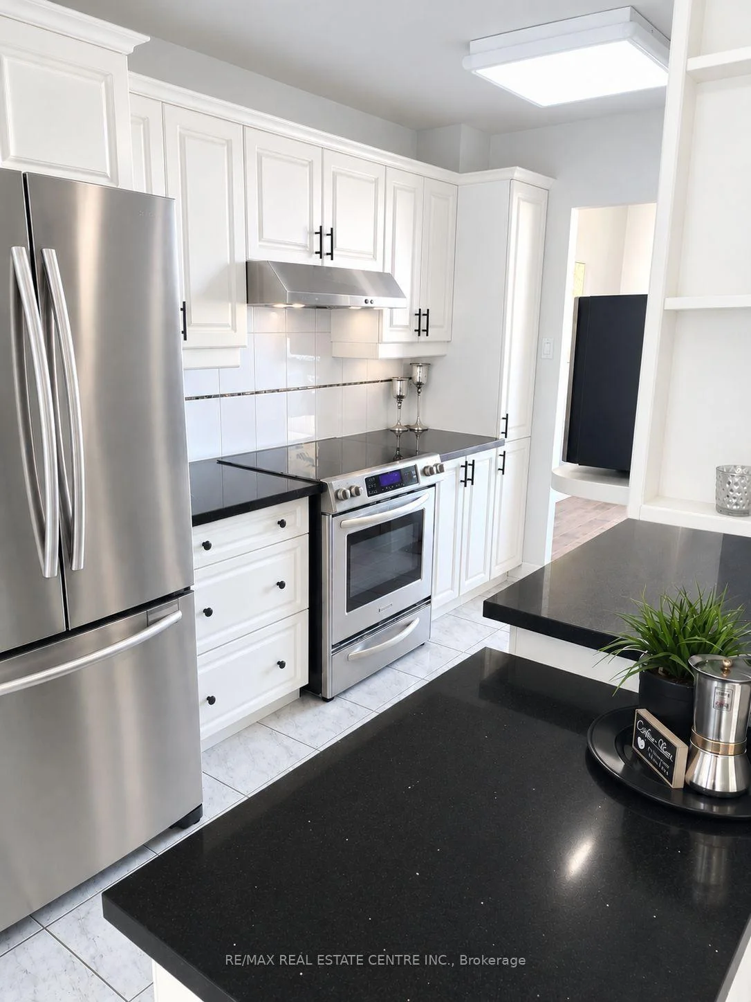 Photo 6 of Unit 602, 2055 Upper Middle Road, Burlington, Brant Hills — HOMEH