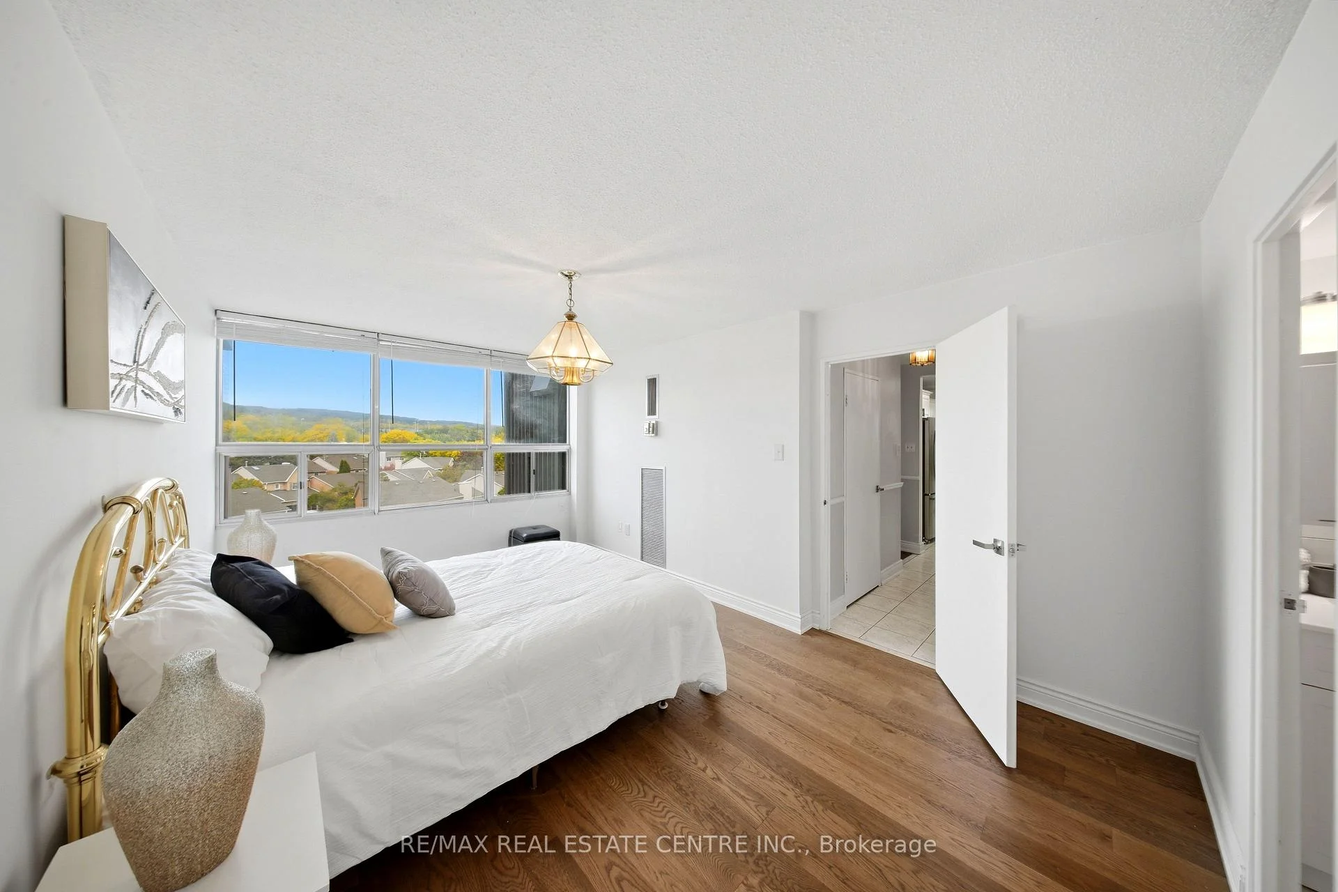 Photo 39 of Unit 602, 2055 Upper Middle Road, Burlington, Brant Hills — HOMEH