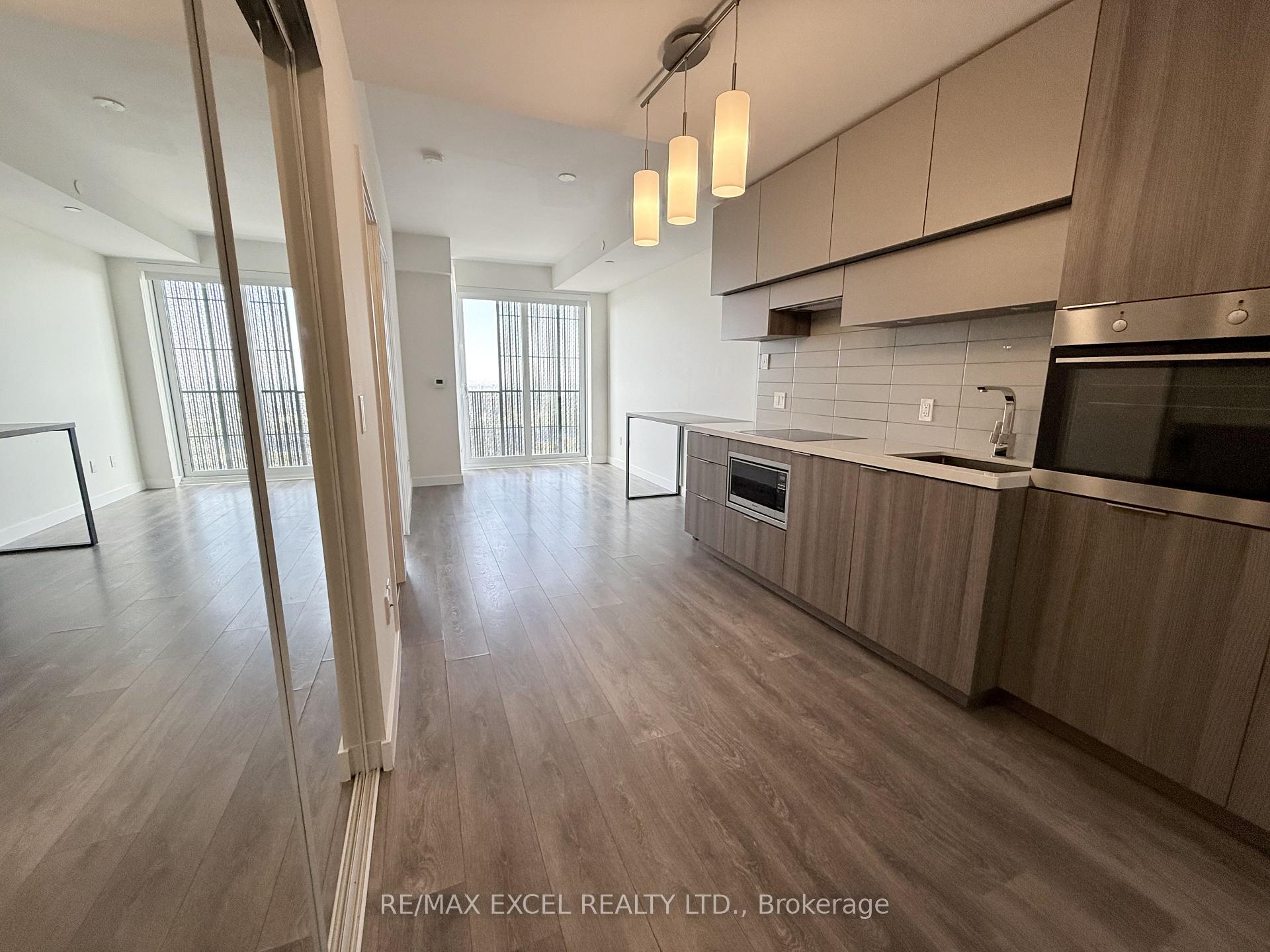 Photo of Unit 5603, 8 Eglinton Avenue E