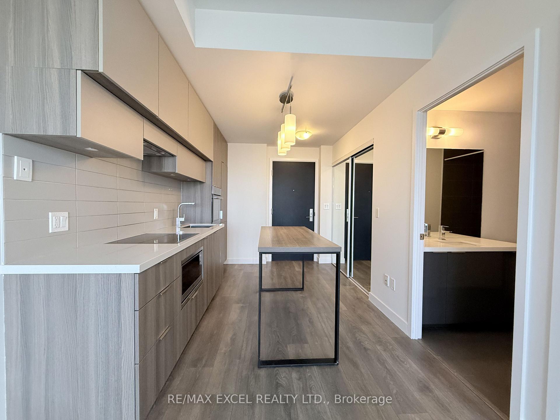 Photo 3 of Unit 5603, 8 Eglinton Avenue E, Toronto, Mount Pleasant West — HOMEH