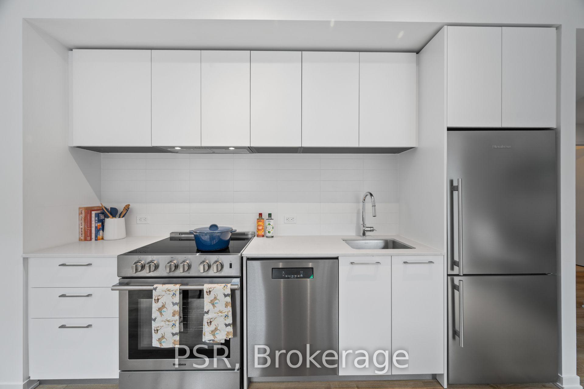 Photo 4 of Unit 710, 101 Roehampton Avenue, Toronto, Mount Pleasant West — HOMEH