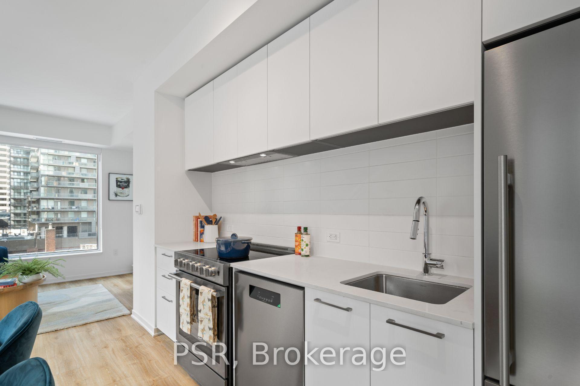 Photo 5 of Unit 710, 101 Roehampton Avenue, Toronto, Mount Pleasant West — HOMEH