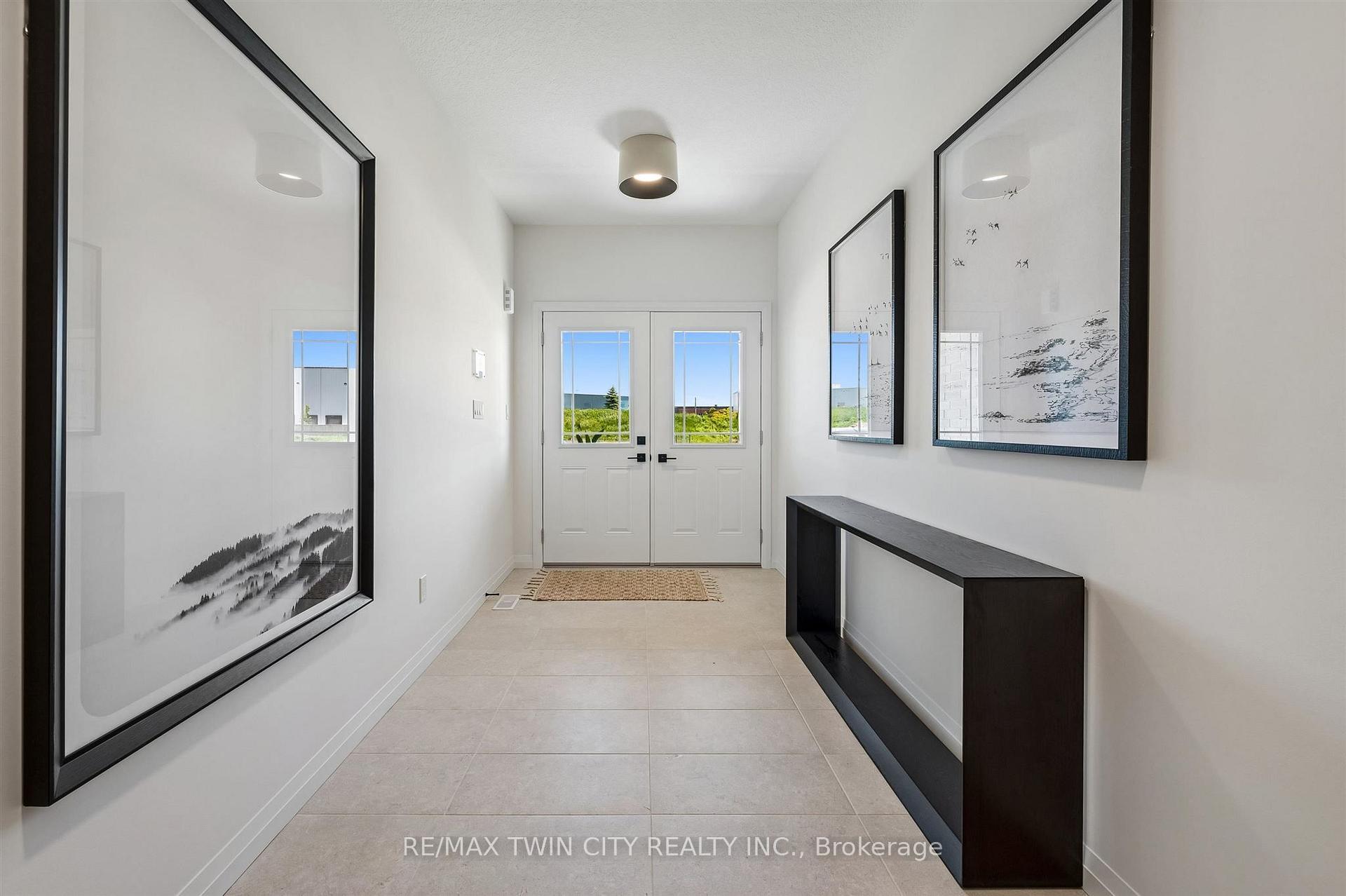 Photo 4 of 1681 Dunkirk Avenue, Woodstock, Woodstock - North — HOMEH
