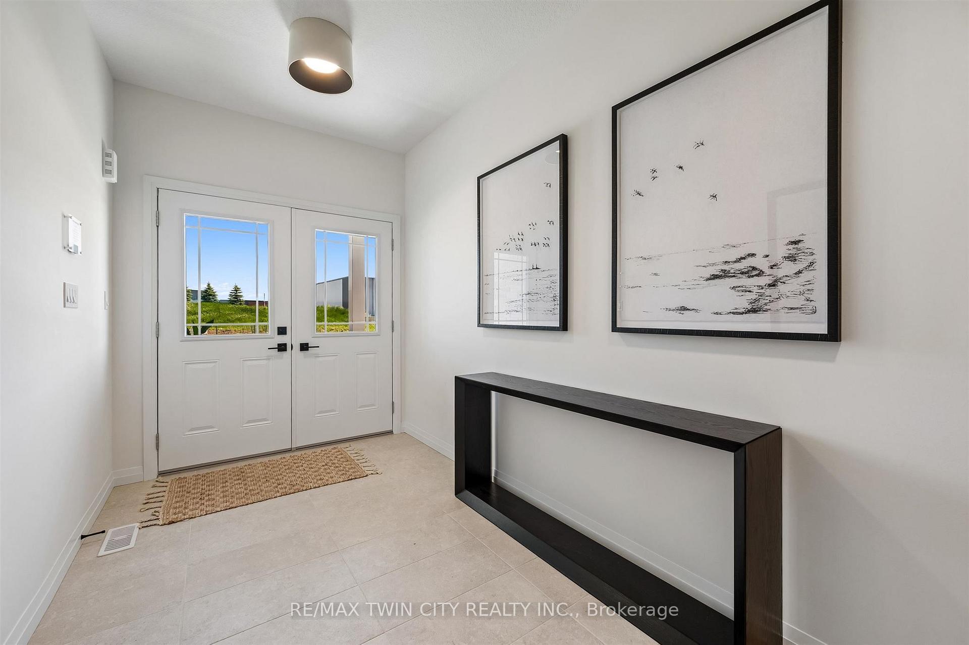 Photo 5 of 1681 Dunkirk Avenue, Woodstock, Woodstock - North — HOMEH