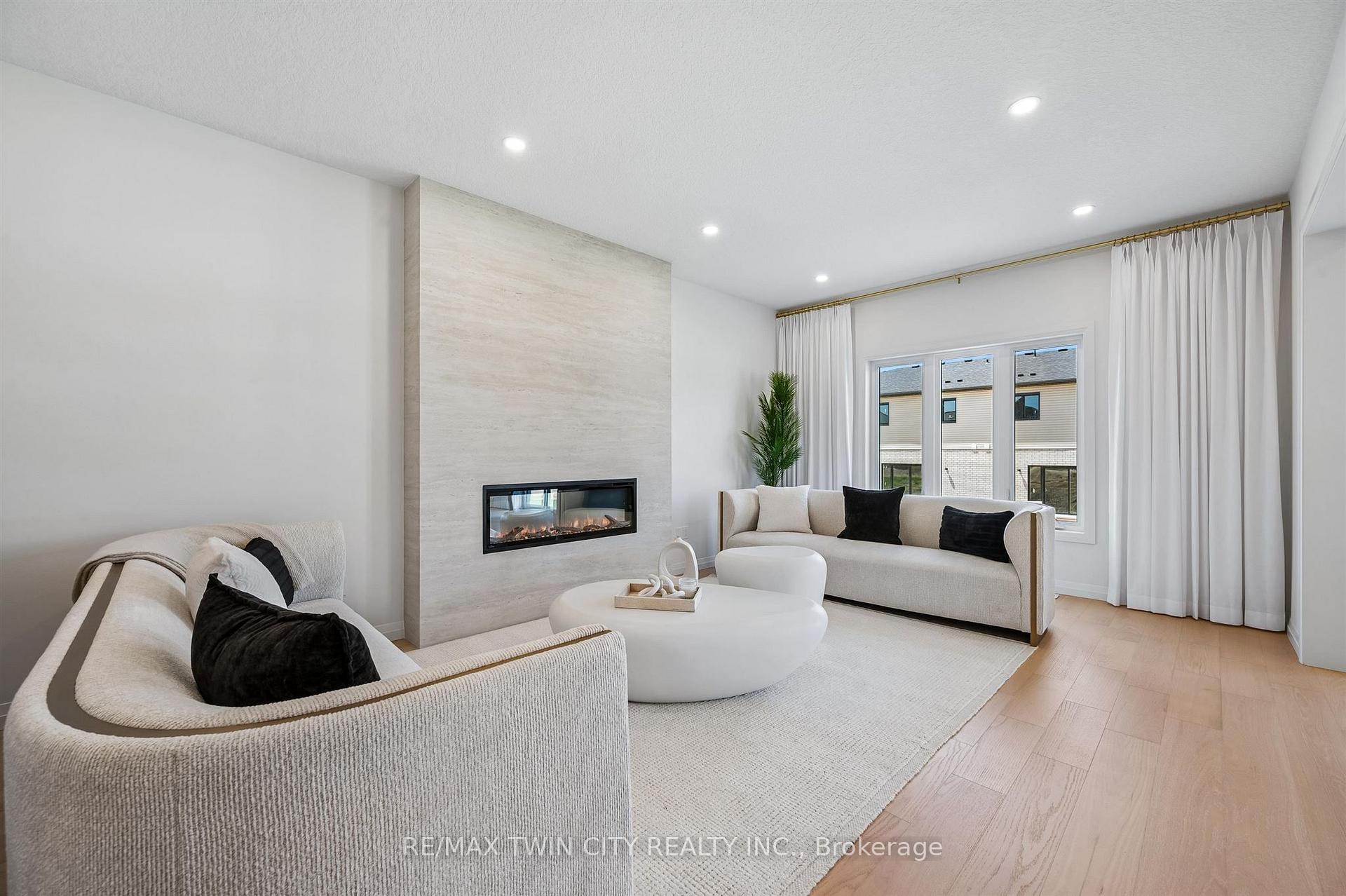 Photo 6 of 1681 Dunkirk Avenue, Woodstock, Woodstock - North — HOMEH