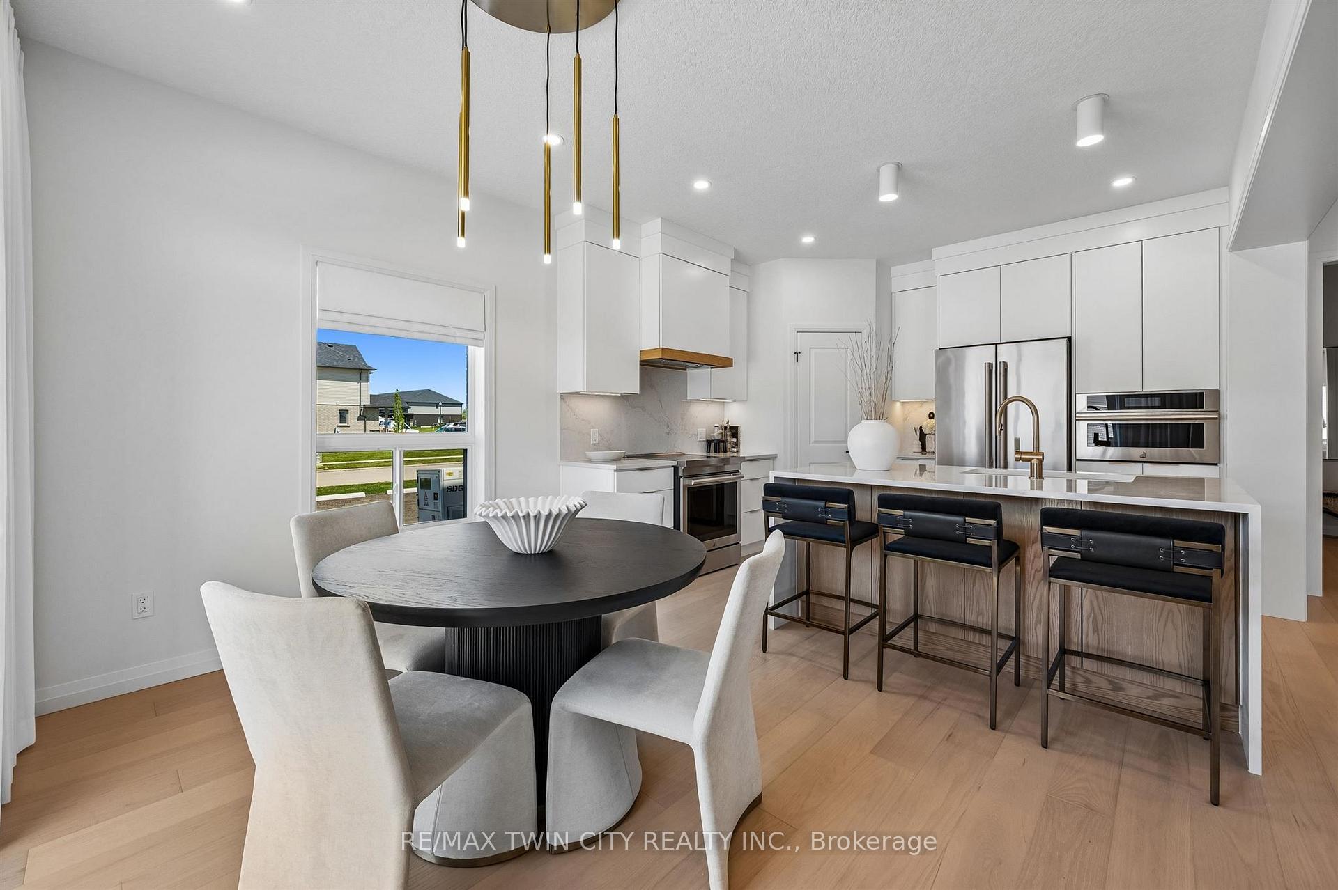 Photo 11 of 1681 Dunkirk Avenue, Woodstock, Woodstock - North — HOMEH