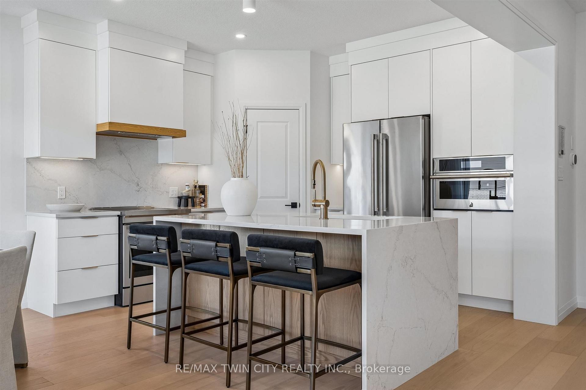 Photo 12 of 1681 Dunkirk Avenue, Woodstock, Woodstock - North — HOMEH