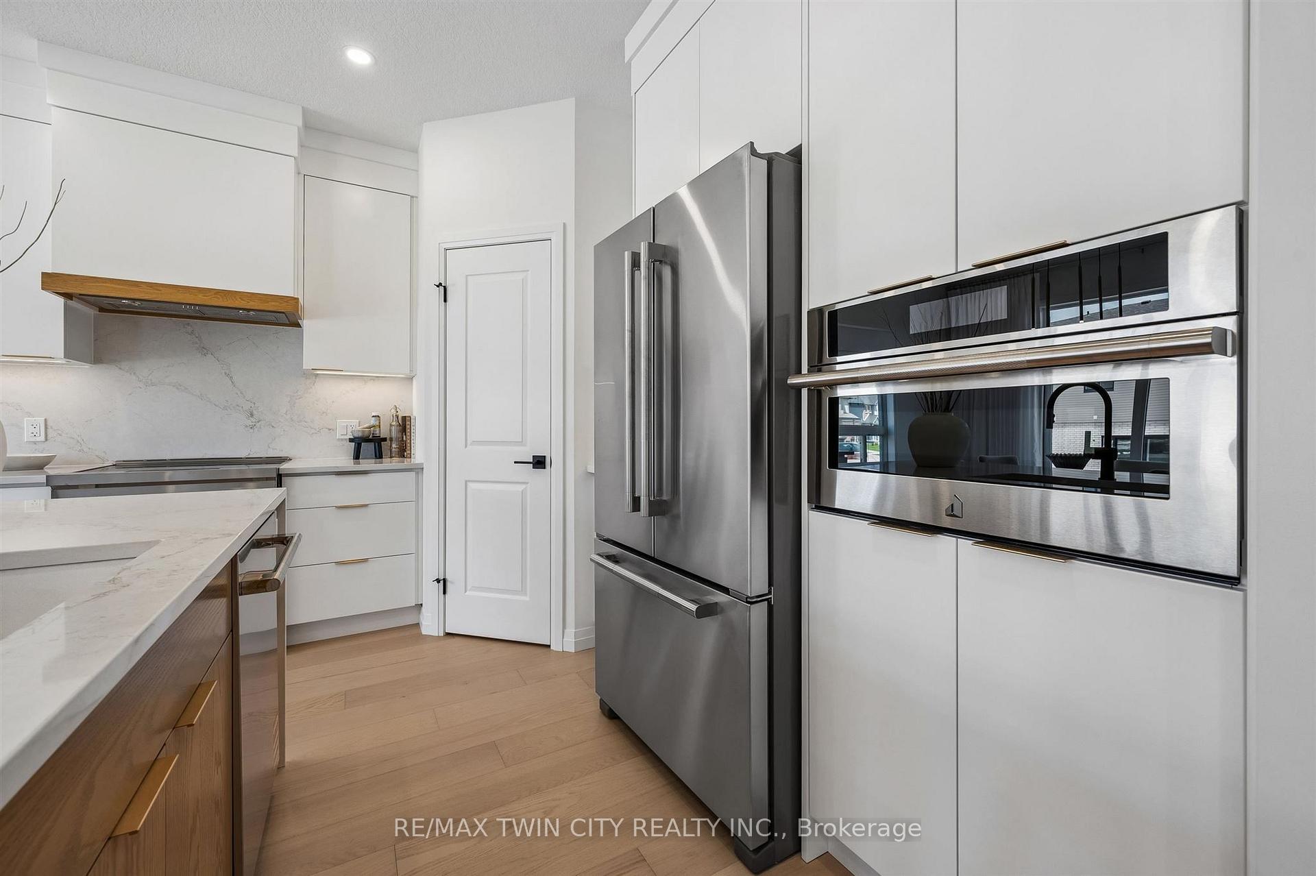 Photo 13 of 1681 Dunkirk Avenue, Woodstock, Woodstock - North — HOMEH