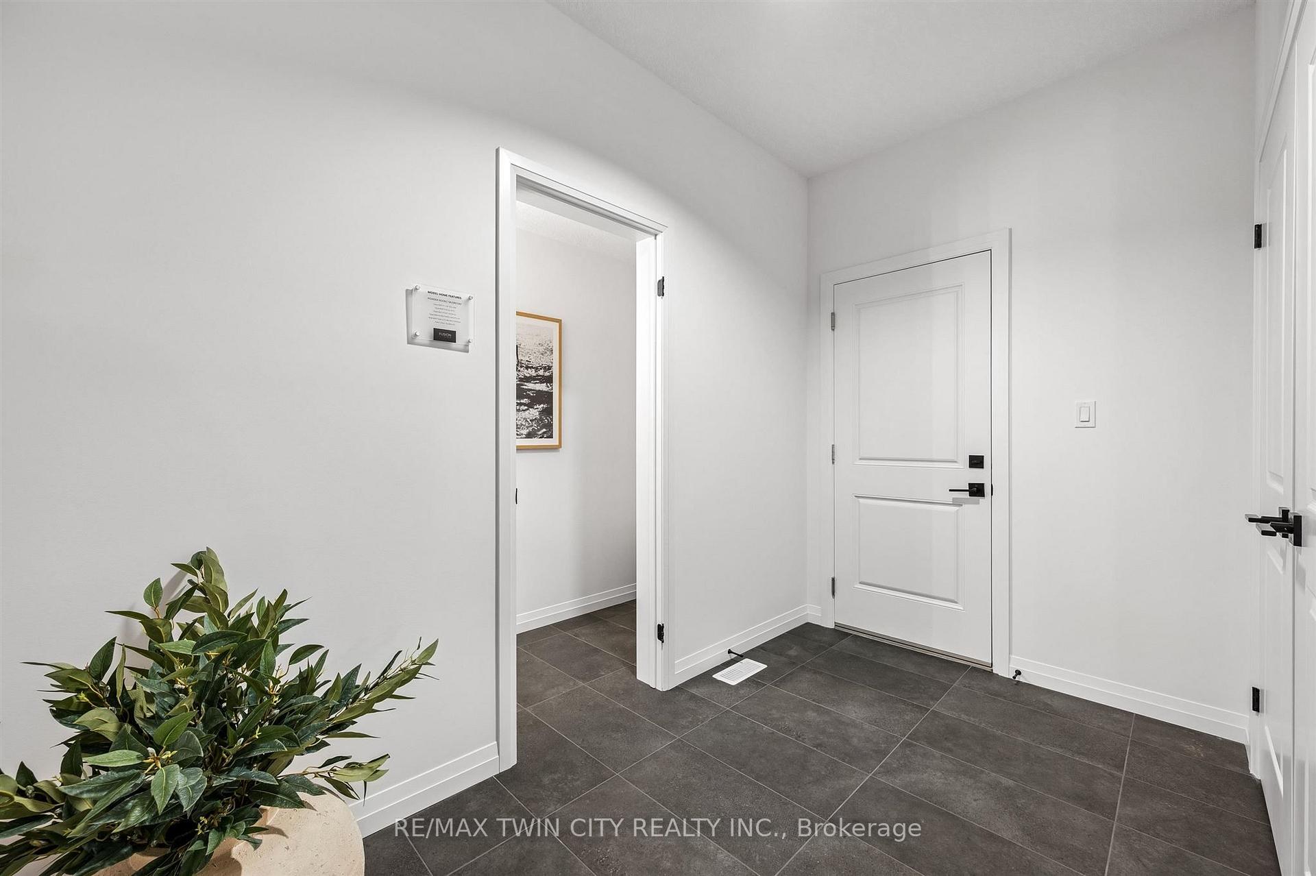 Photo 18 of 1681 Dunkirk Avenue, Woodstock, Woodstock - North — HOMEH