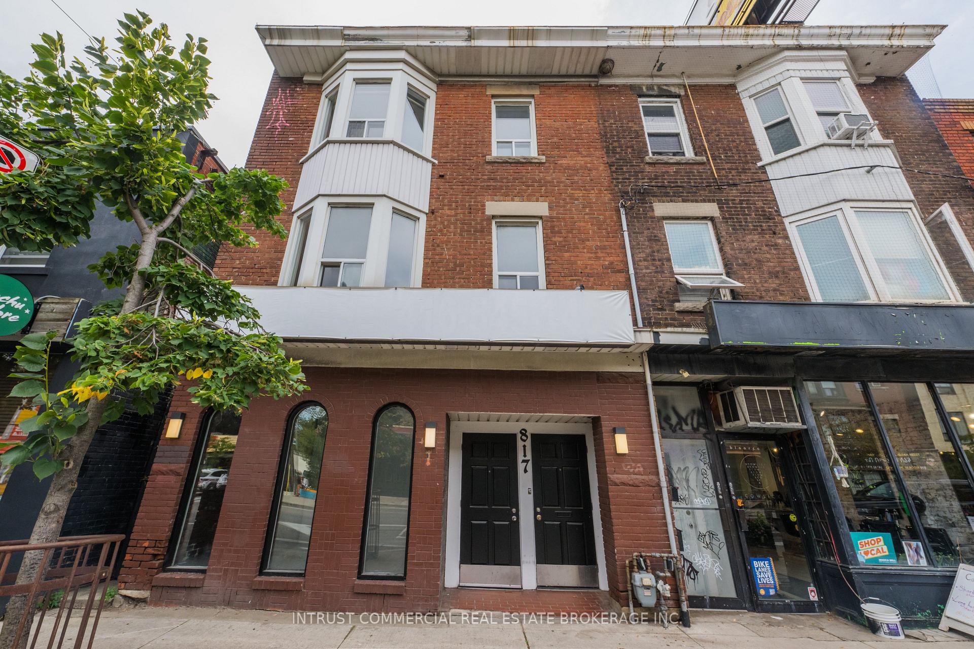 Photo 2 of 817 Bloor Street W, Toronto, Palmerston-Little Italy — HOMEH