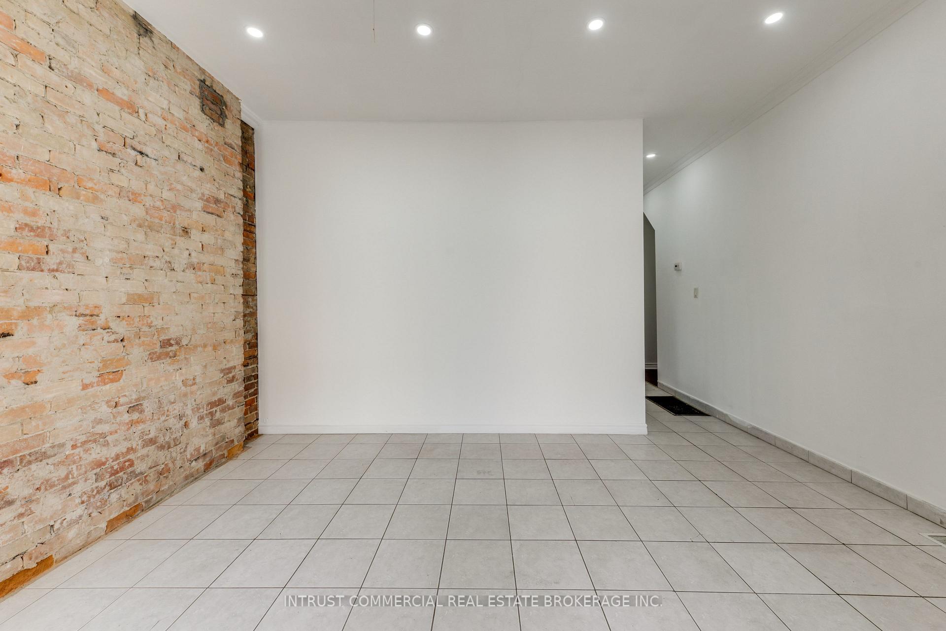 Photo 8 of 817 Bloor Street W, Toronto, Palmerston-Little Italy — HOMEH