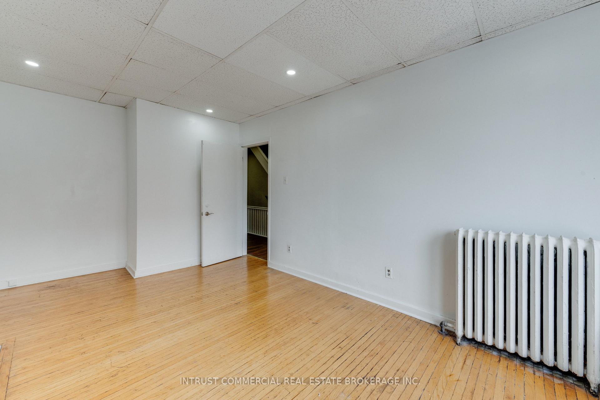 Photo 20 of 817 Bloor Street W, Toronto, Palmerston-Little Italy — HOMEH