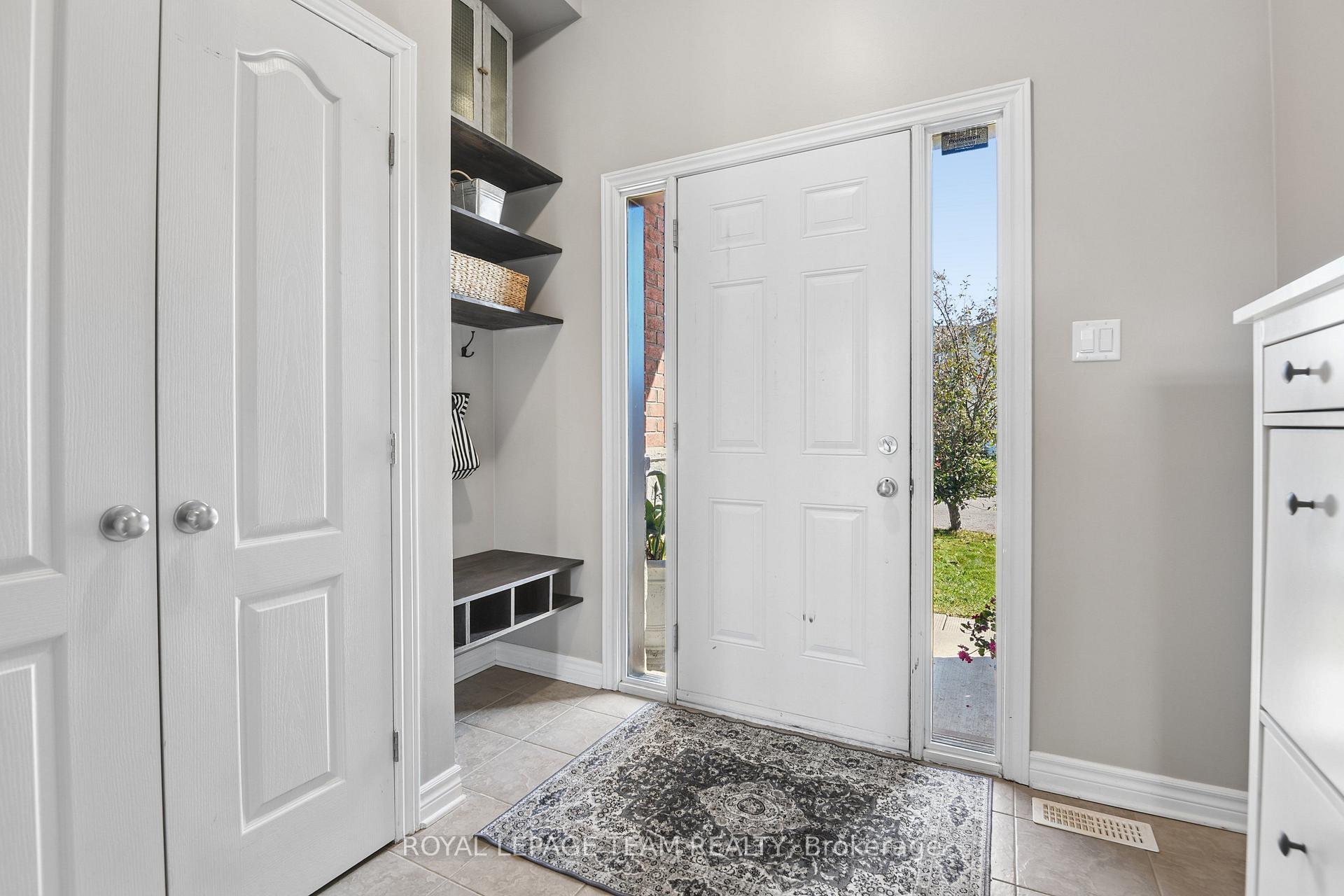 Photo 4 of 1076 Northgraves Crescent, Ottawa, Kanata - Emerald Meadows/Trailwest — HOMEH