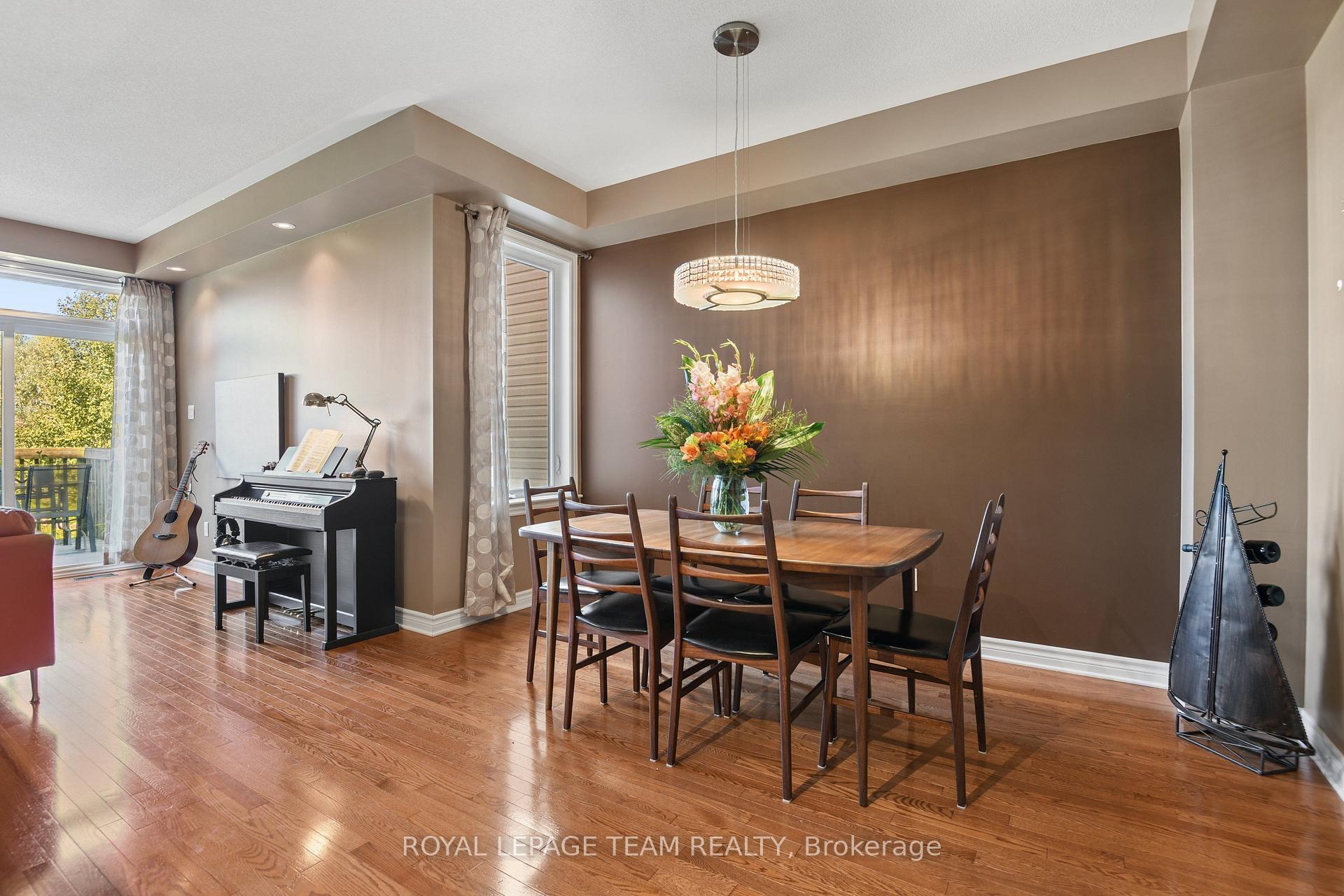 Photo 11 of 1076 Northgraves Crescent, Ottawa, Kanata - Emerald Meadows/Trailwest — HOMEH