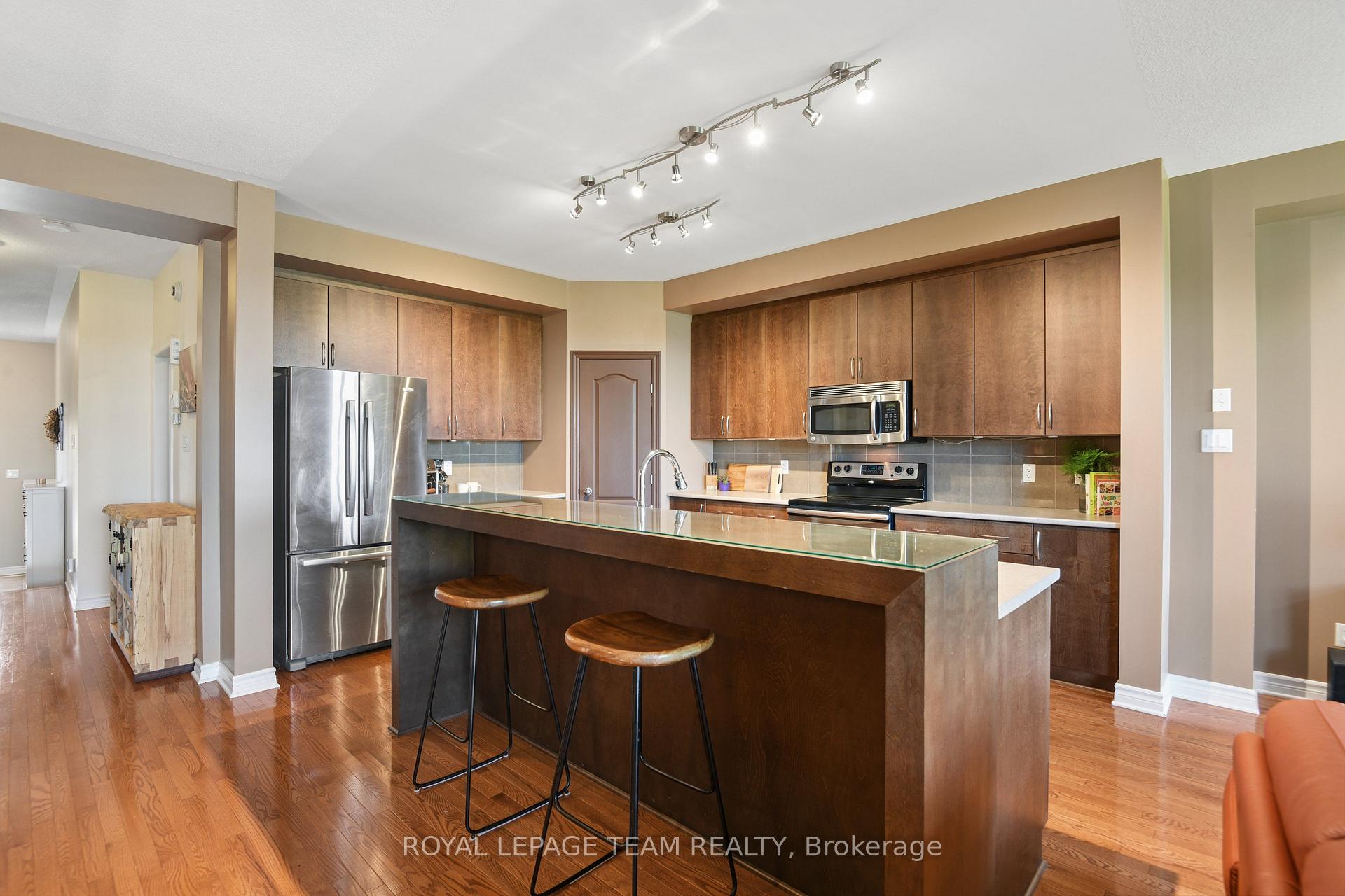 Photo 12 of 1076 Northgraves Crescent, Ottawa, Kanata - Emerald Meadows/Trailwest — HOMEH