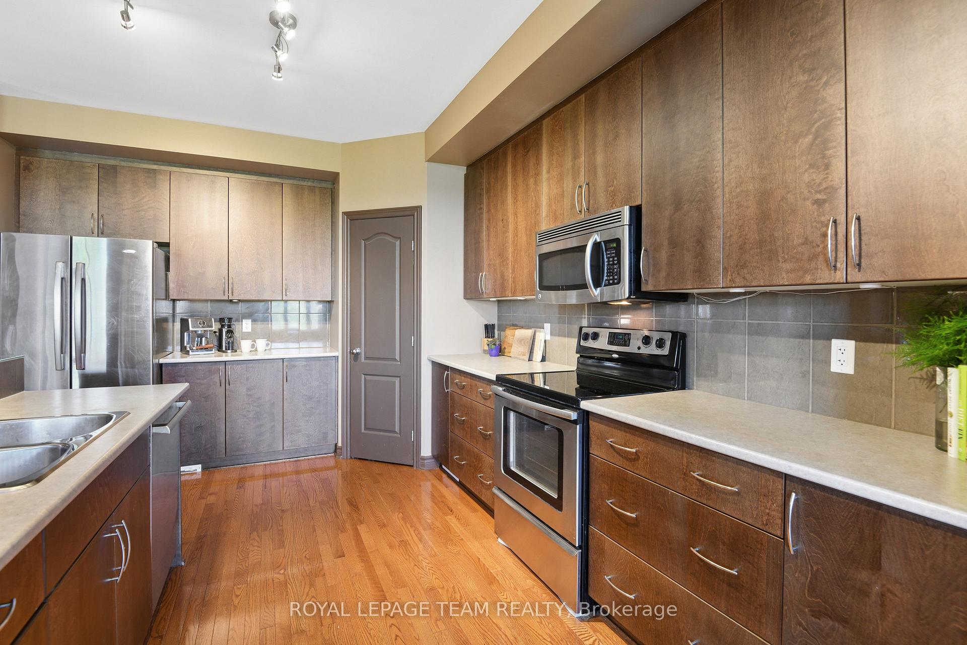 Photo 14 of 1076 Northgraves Crescent, Ottawa, Kanata - Emerald Meadows/Trailwest — HOMEH