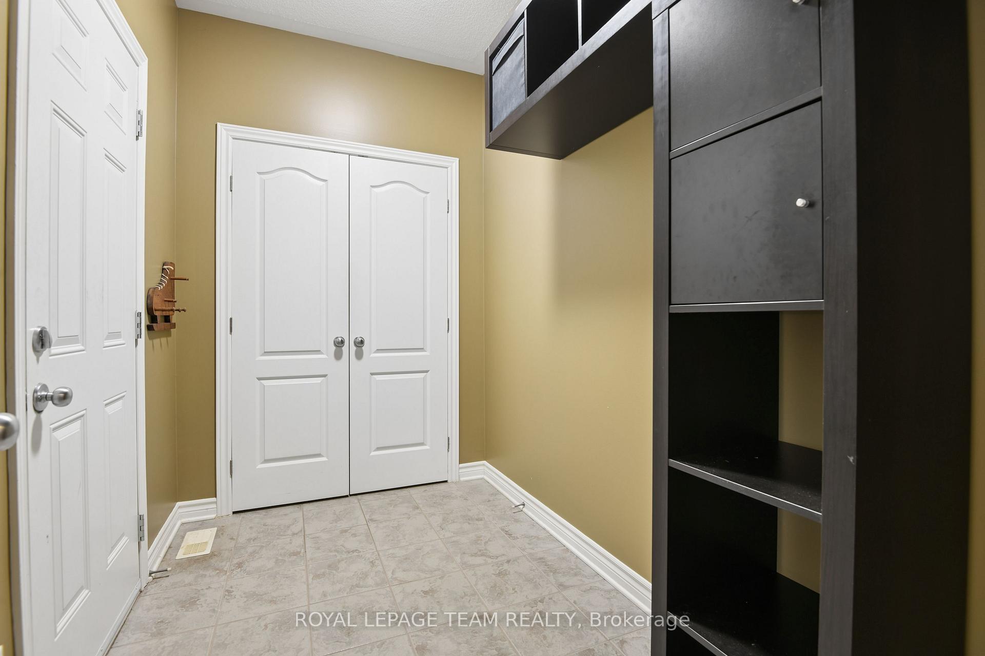 Photo 15 of 1076 Northgraves Crescent, Ottawa, Kanata - Emerald Meadows/Trailwest — HOMEH