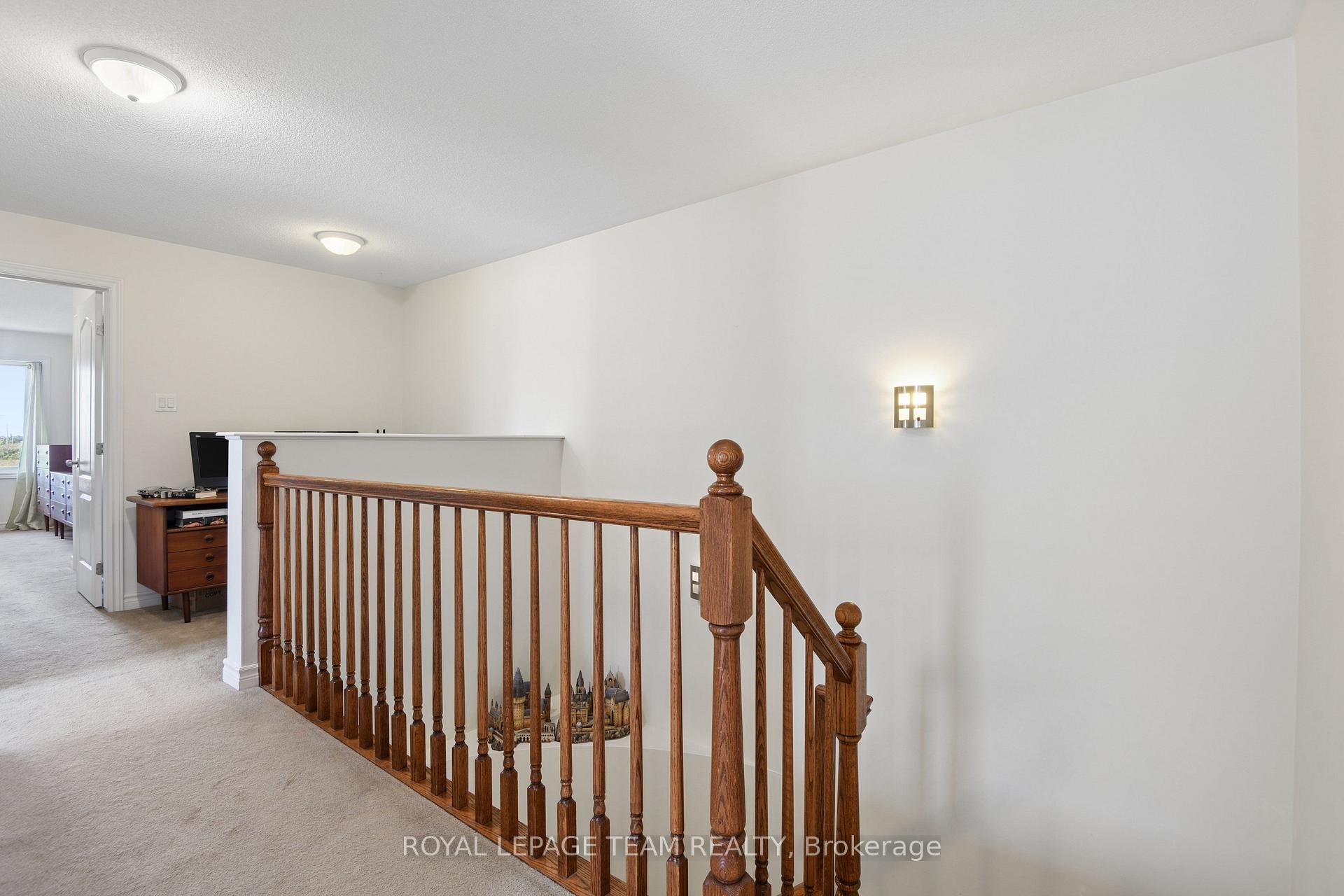 Photo 18 of 1076 Northgraves Crescent, Ottawa, Kanata - Emerald Meadows/Trailwest — HOMEH