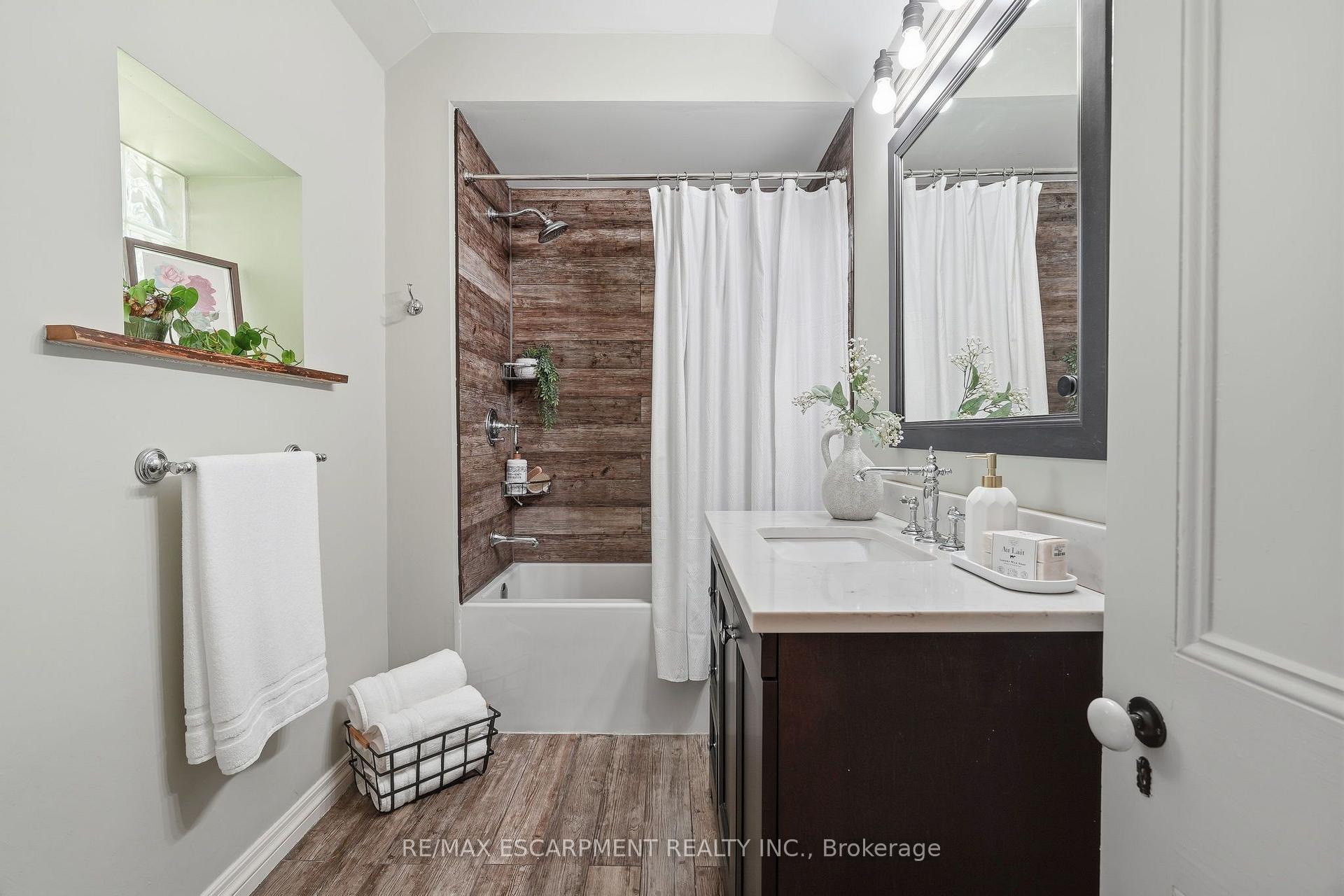 Photo 31 of 5515 Blind Line, Burlington, Rural Burlington — HOMEH
