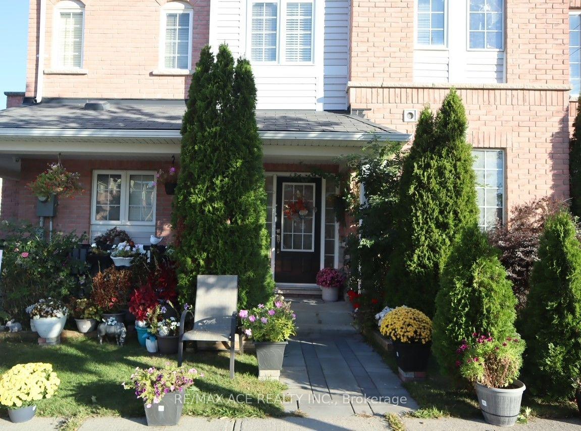 Photo 2 of 932 Audley Road N, Ajax, Central East — HOMEH