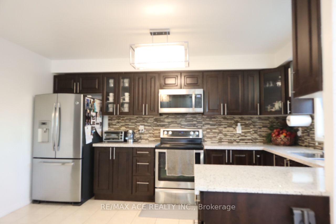 Photo 11 of 932 Audley Road N, Ajax, Central East — HOMEH