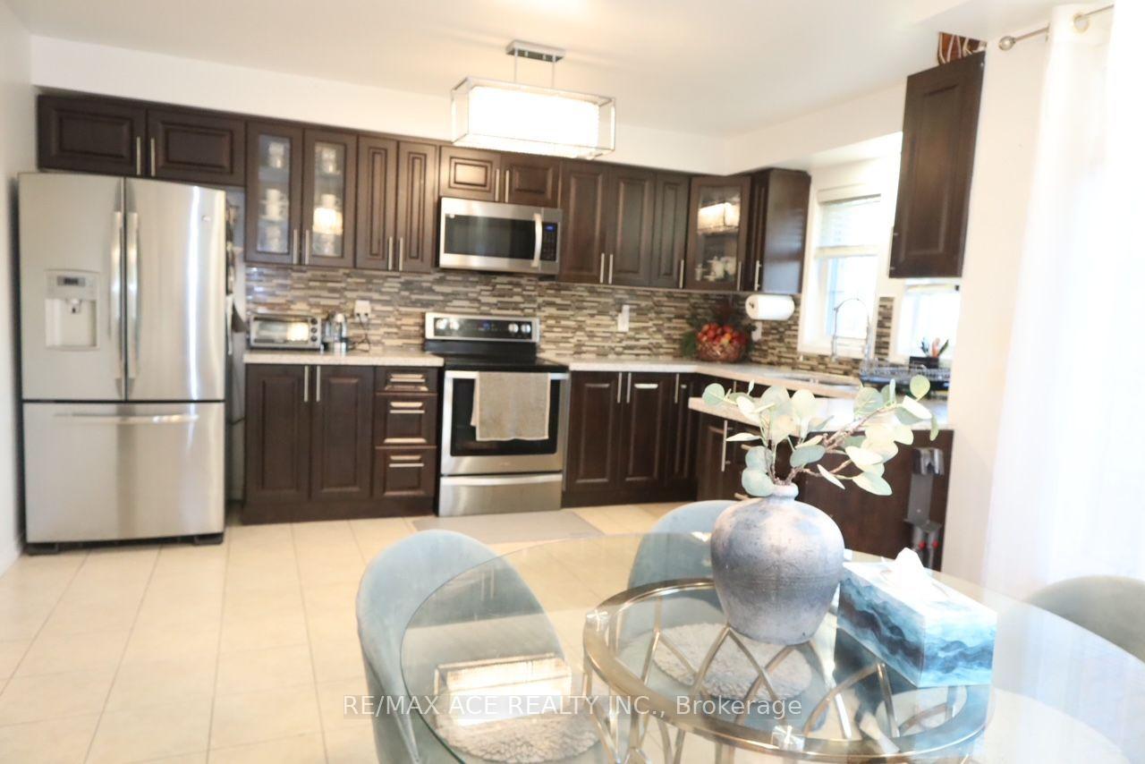 Photo 13 of 932 Audley Road N, Ajax, Central East — HOMEH