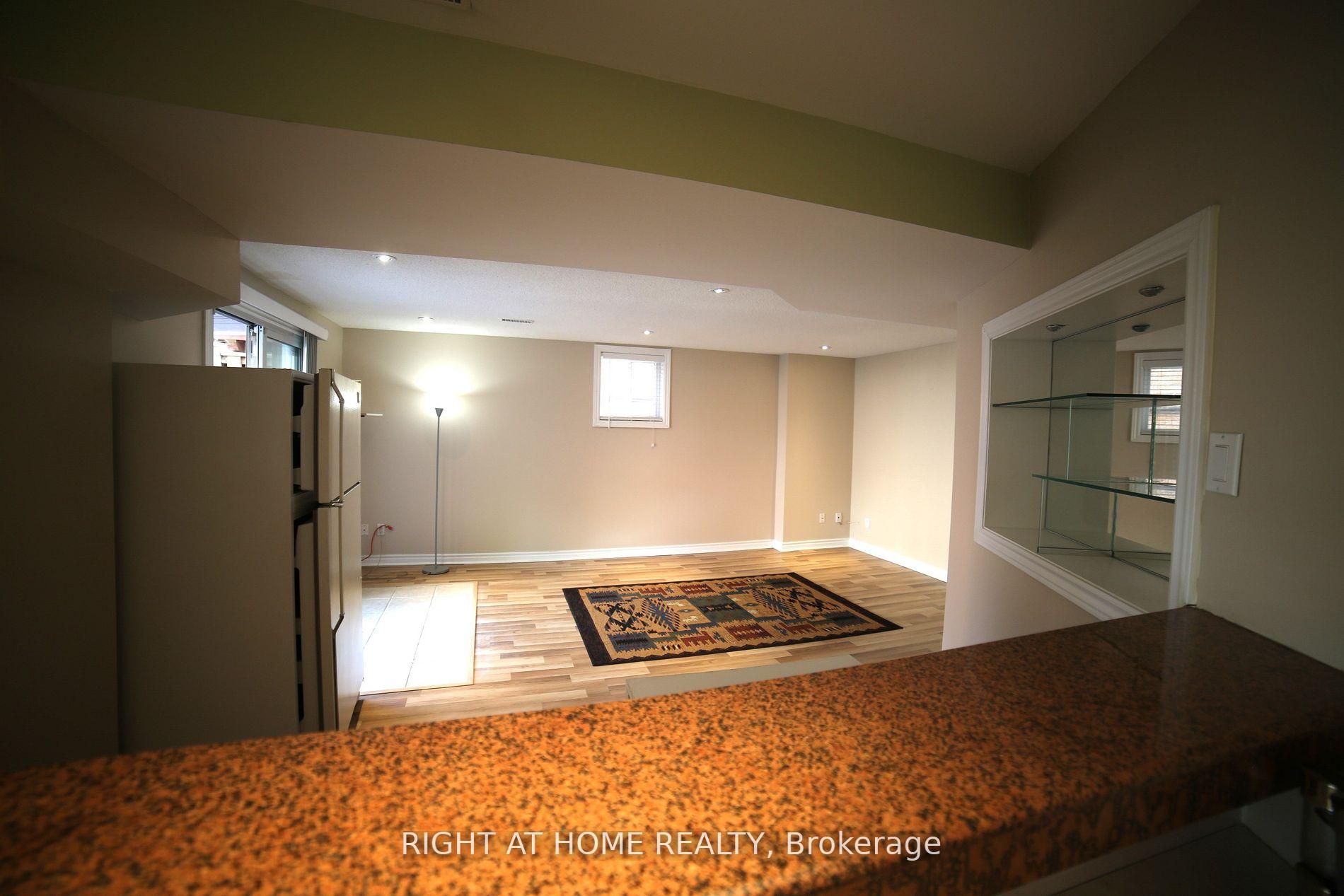 Photo 8 of 5260 Floral Hill-Basement Crescent, Mississauga, East Credit — HOMEH