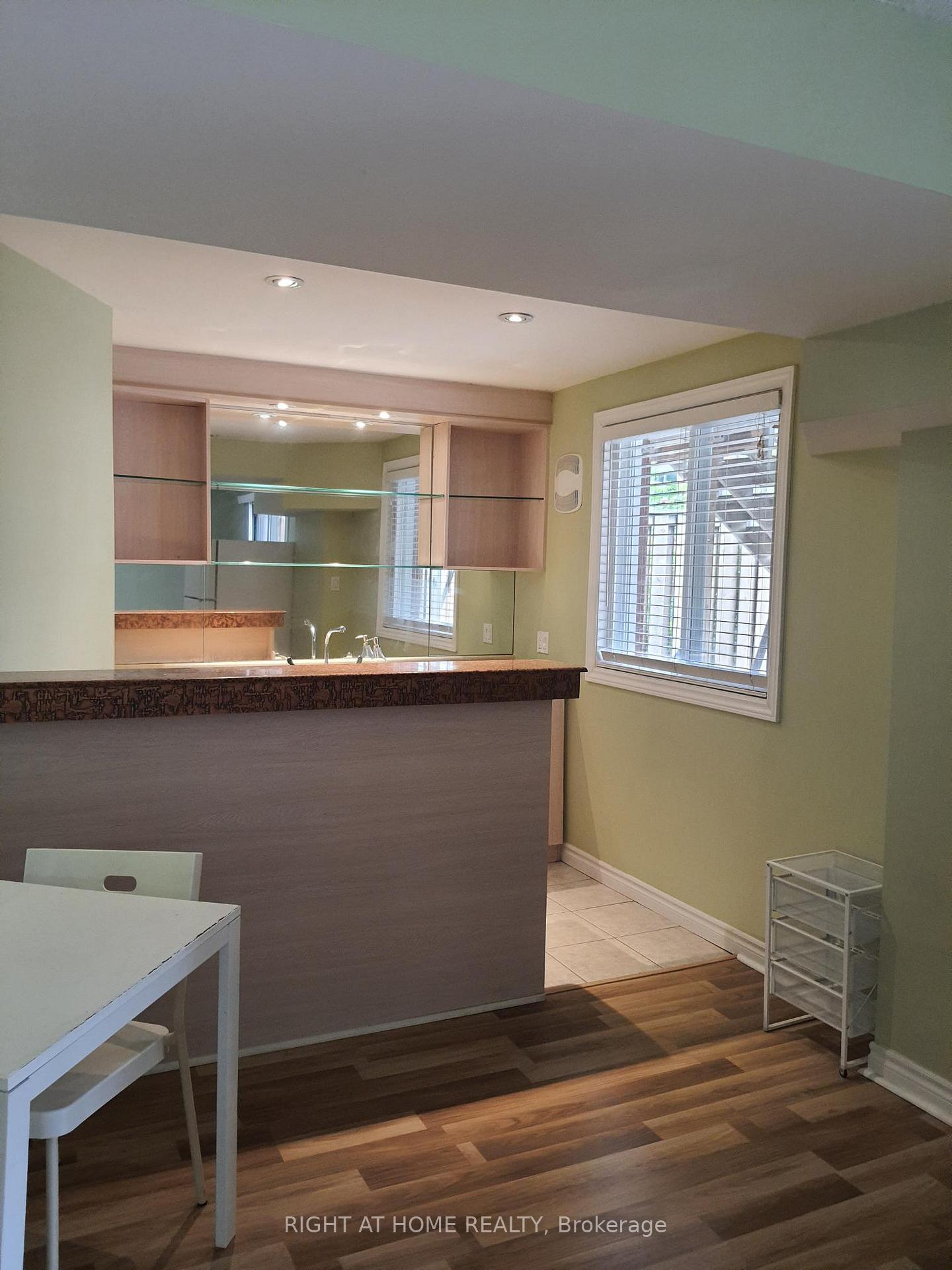 Photo 7 of 5260 Floral Hill-Basement Crescent, Mississauga, East Credit — HOMEH