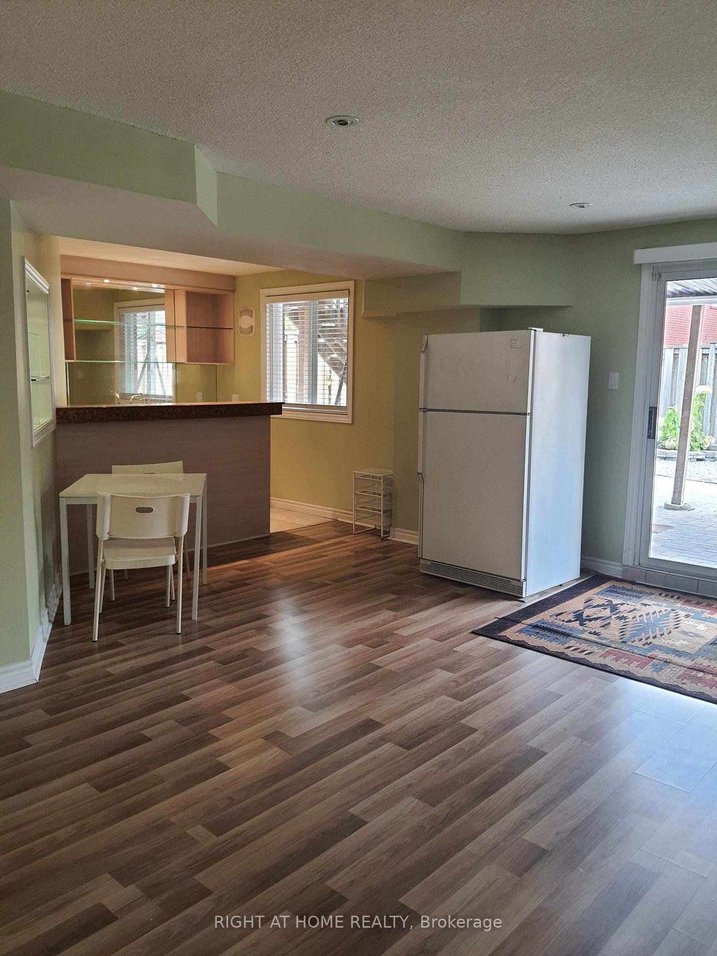 Photo 5 of 5260 Floral Hill-Basement Crescent, Mississauga, East Credit — HOMEH