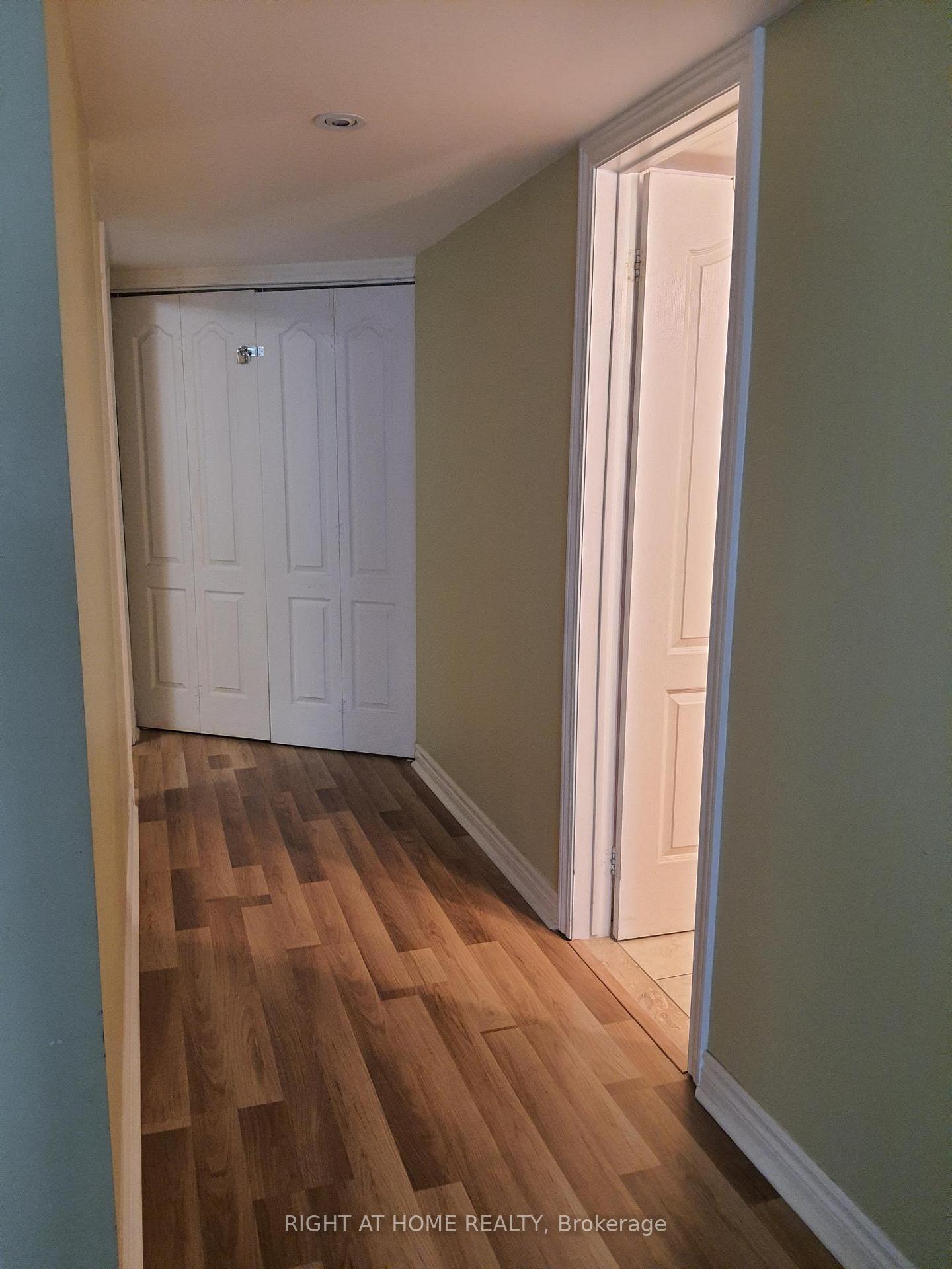 Photo 11 of 5260 Floral Hill-Basement Crescent, Mississauga, East Credit — HOMEH