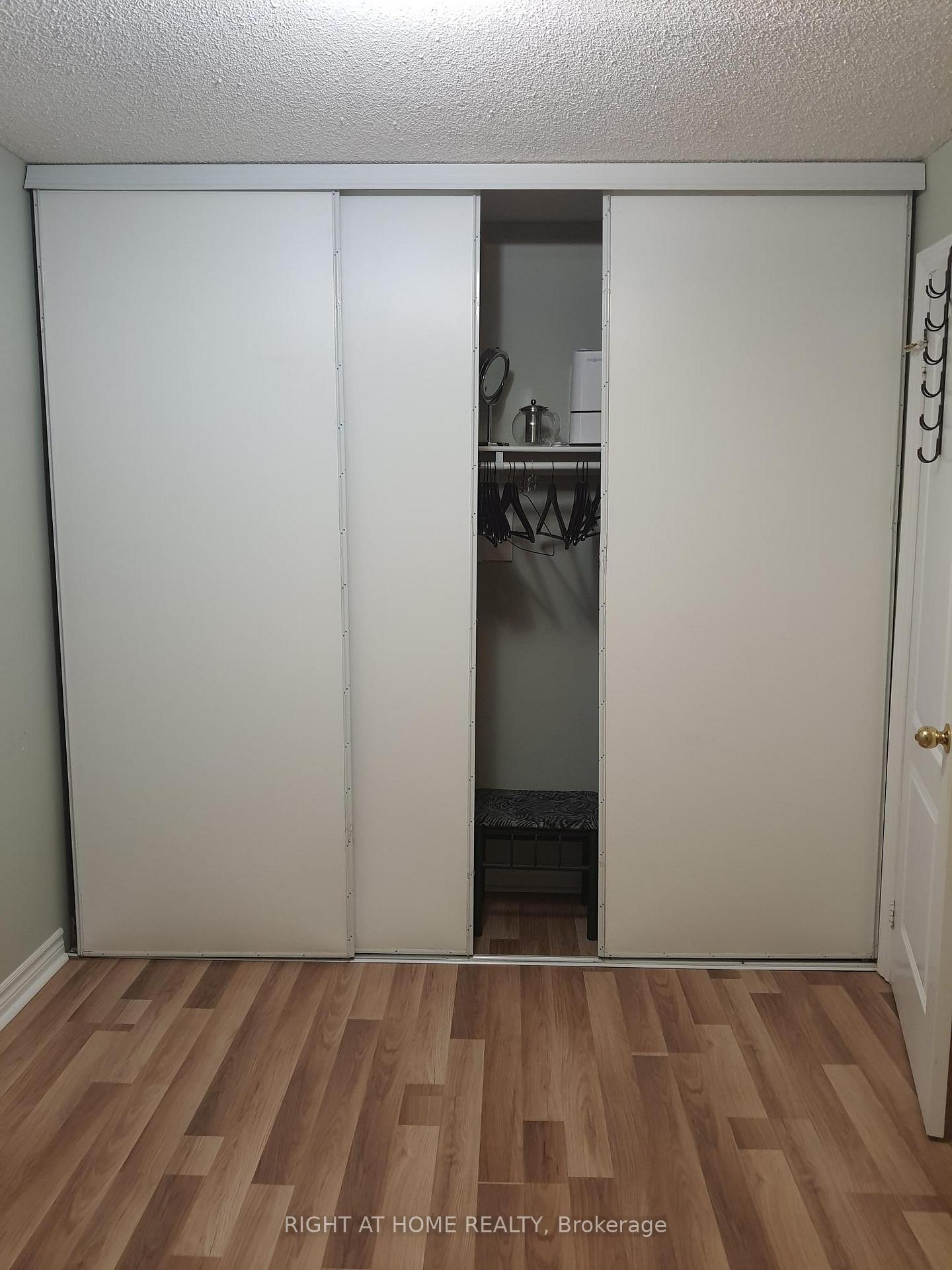 Photo 14 of 5260 Floral Hill-Basement Crescent, Mississauga, East Credit — HOMEH